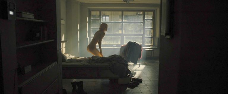 Mackenzie Davis Nude Thefappeningblog.com 2 768x318