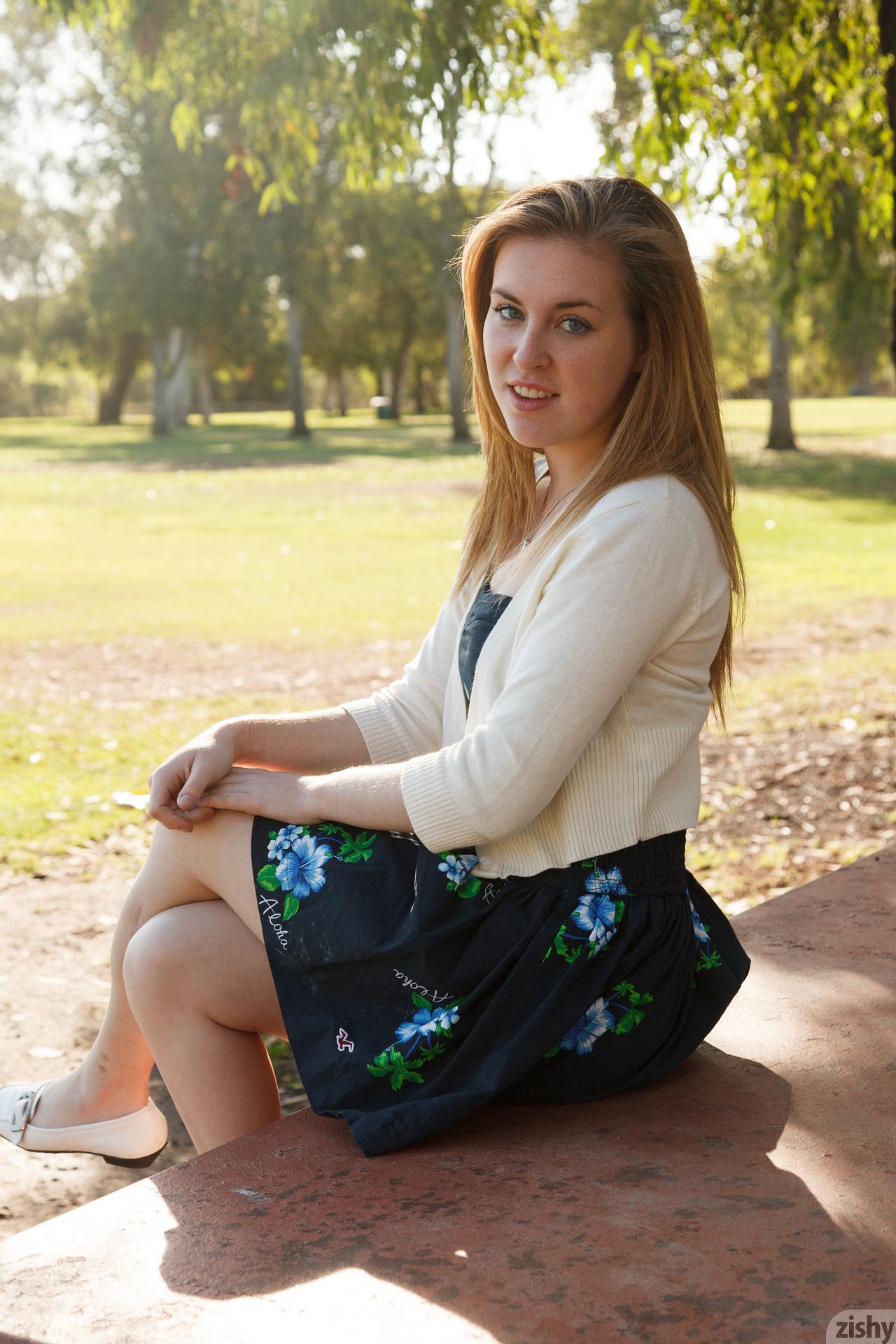 Ashlee Hills, Kim Solari, Mazzy Plimpton, Zishy (2)