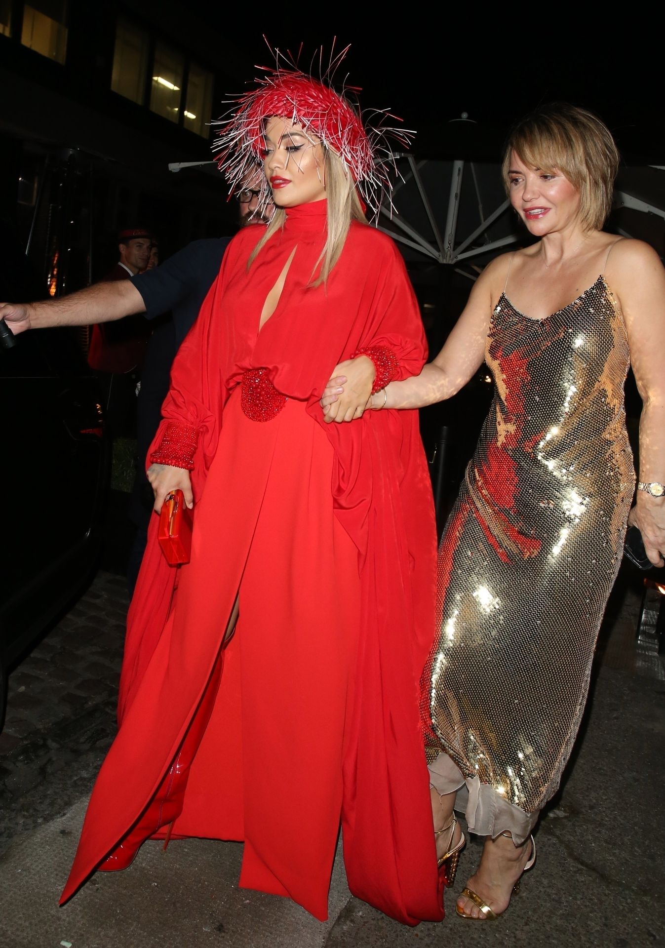 Rita Ora Upskirt & Cleavage 113