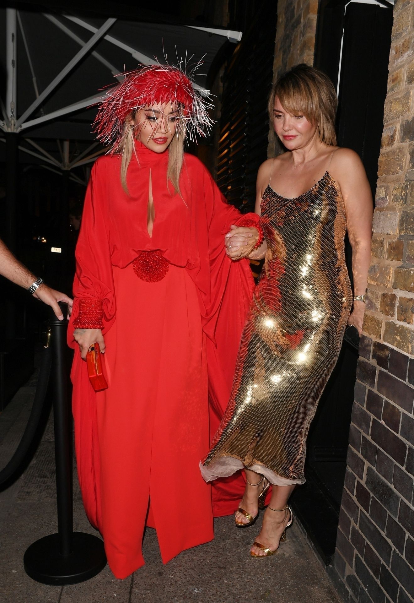 Rita Ora Upskirt & Cleavage 116