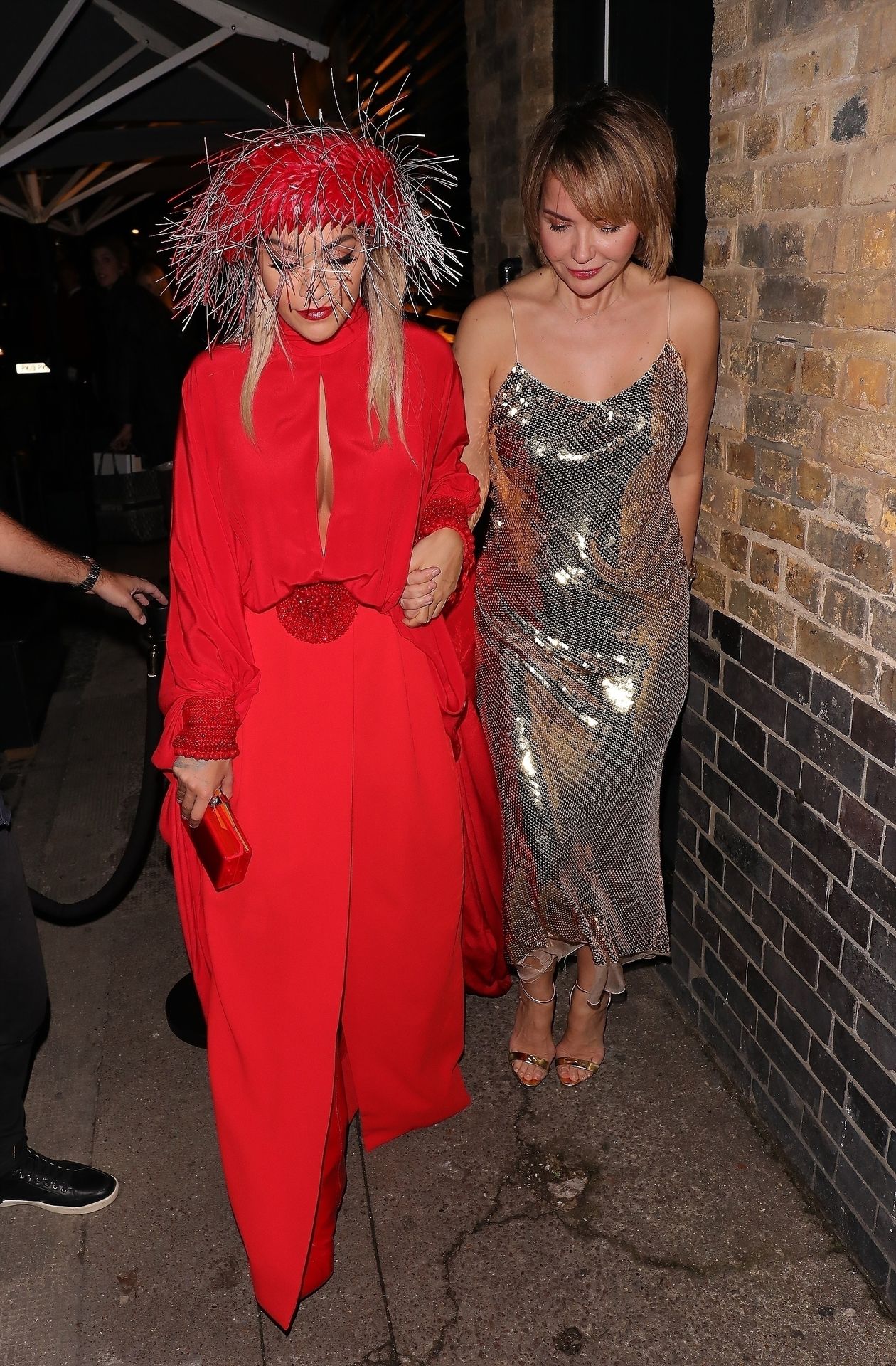 Rita Ora Upskirt & Cleavage 122