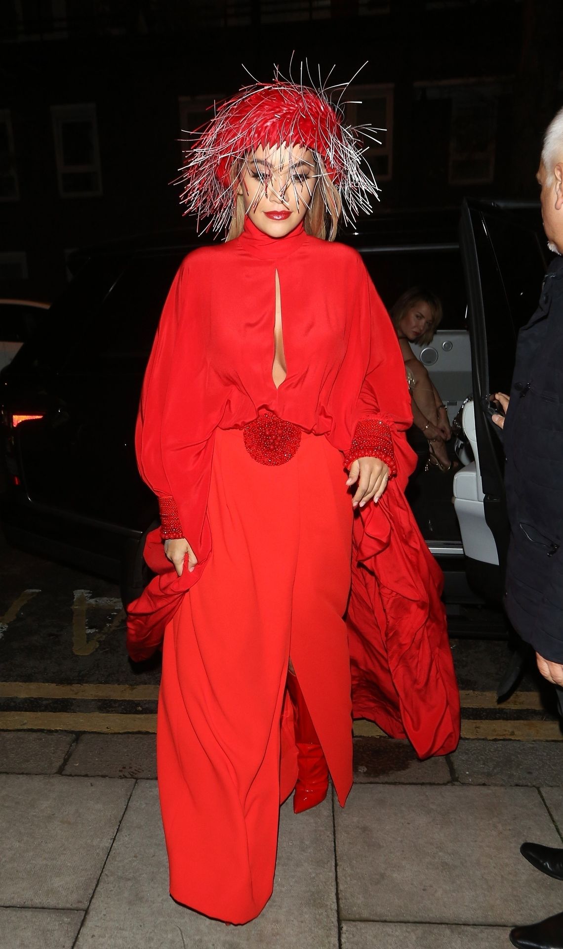 Rita Ora Upskirt & Cleavage 041