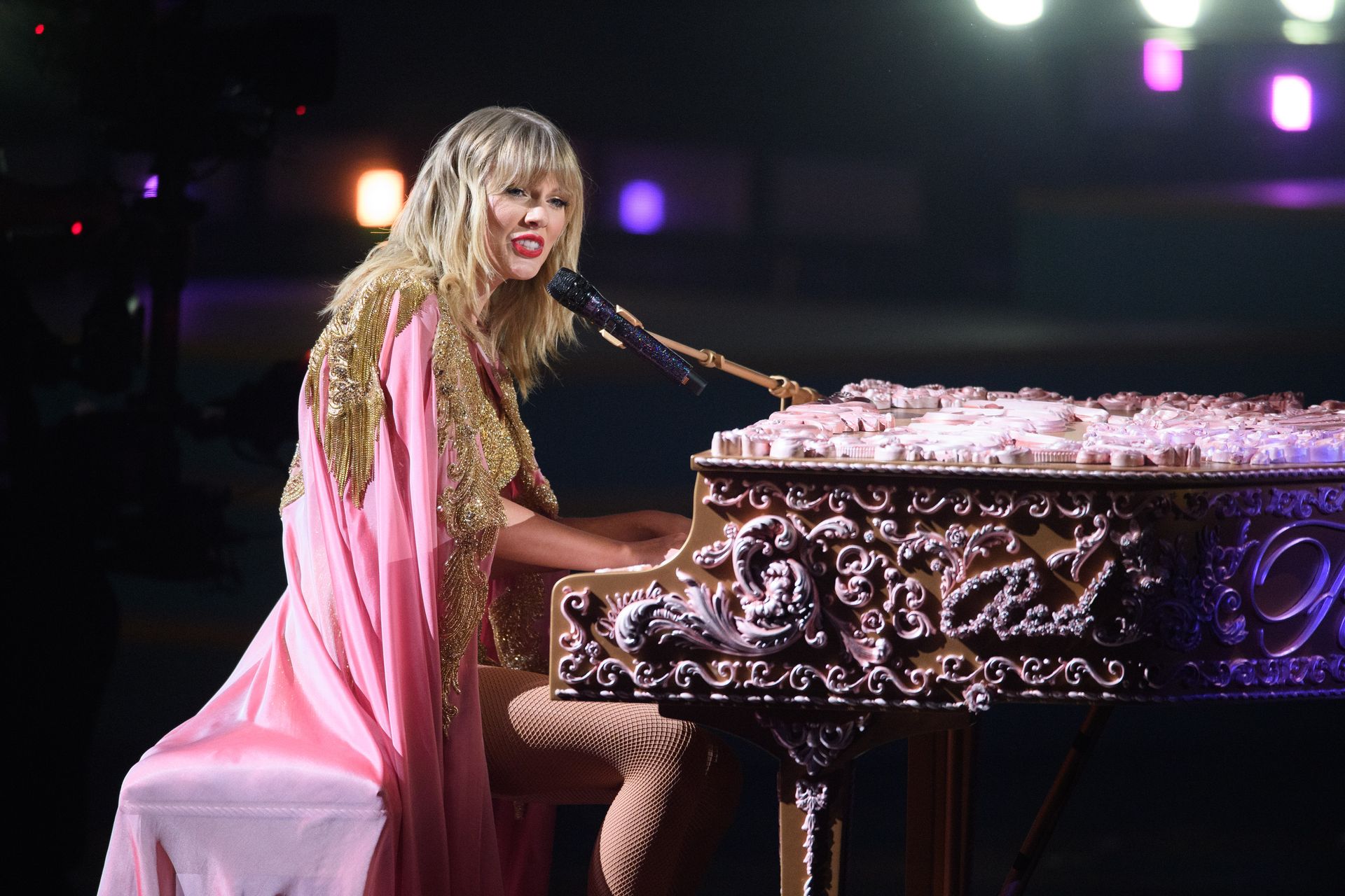 Taylor Swift Sexy 0125