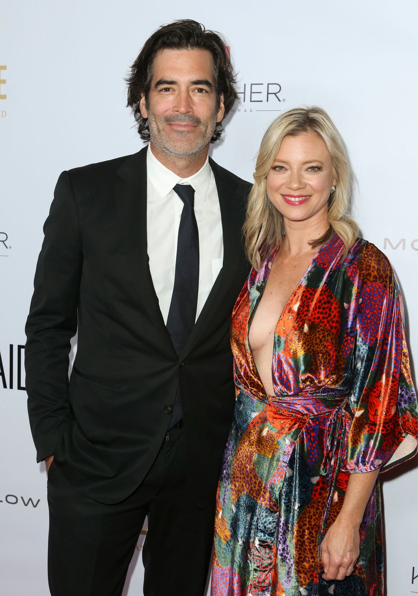 Amy Smart Braless 0002