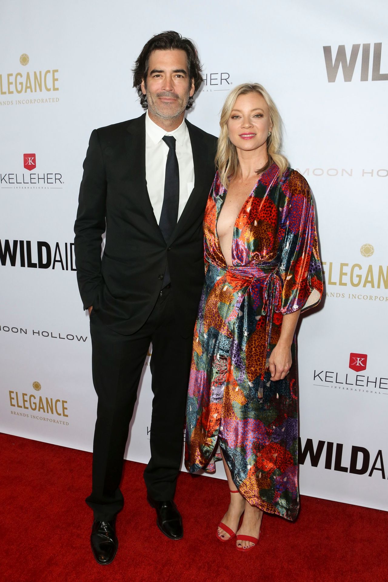 Amy Smart Braless 0005