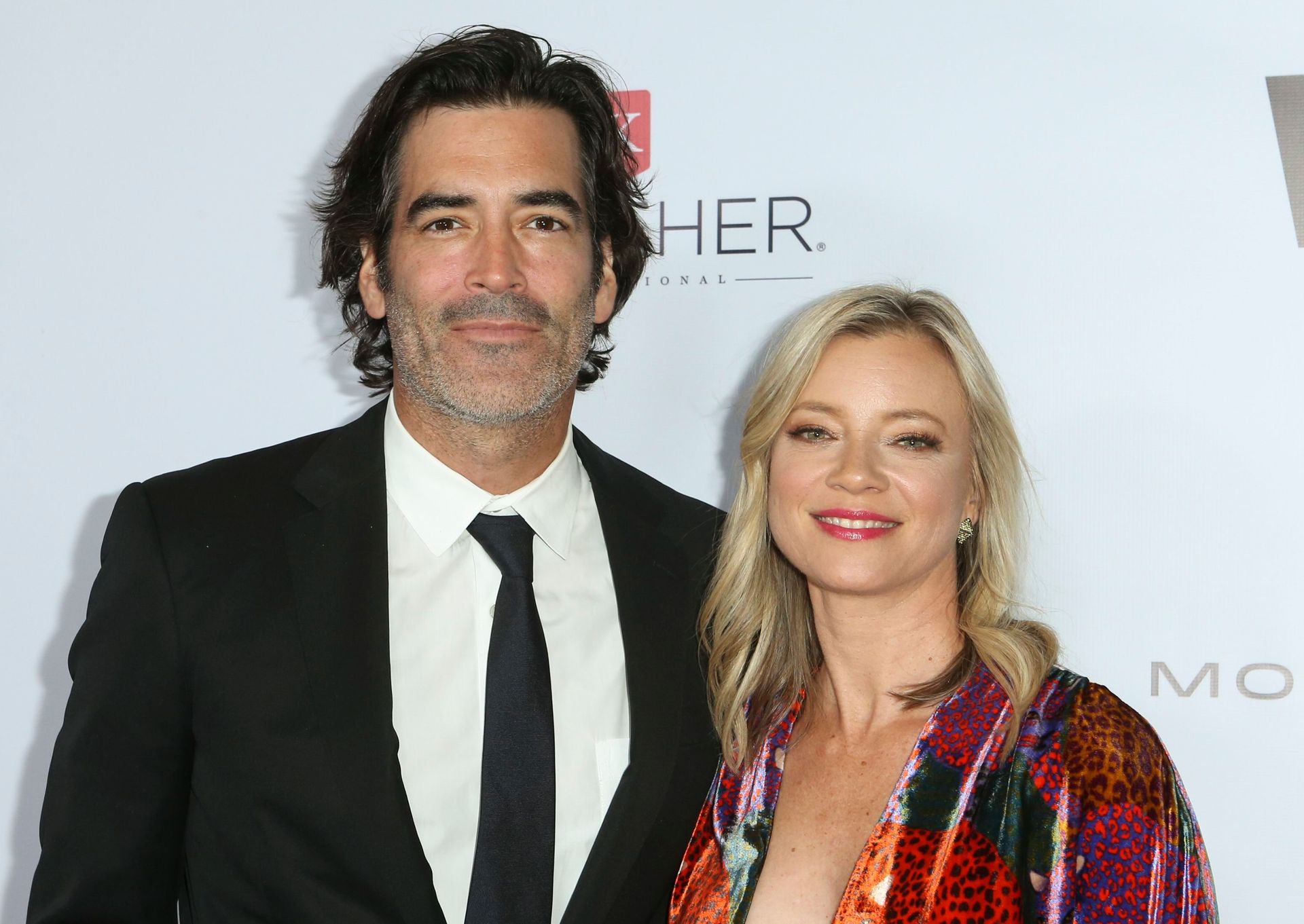 Amy Smart Braless 0008