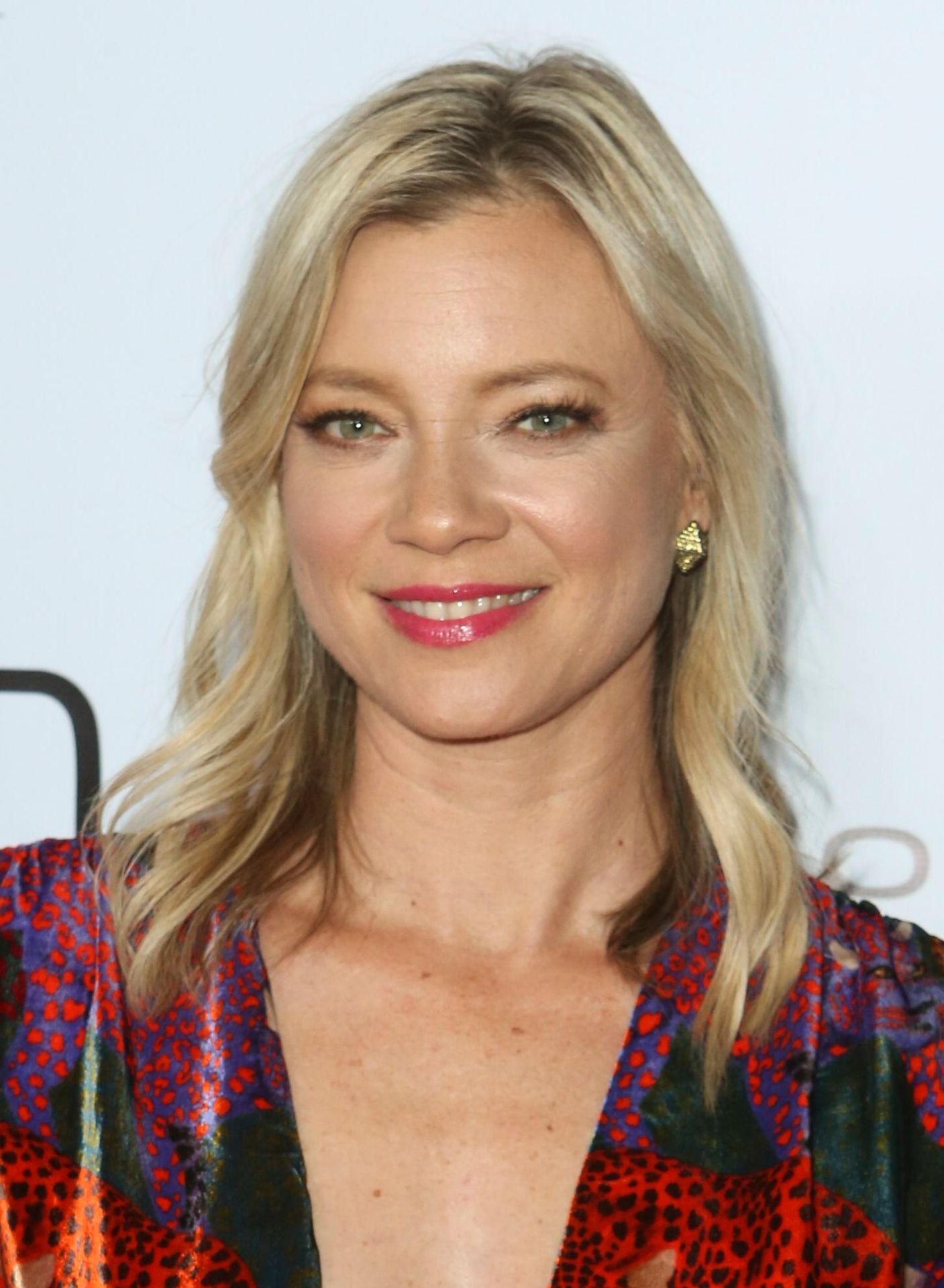 Amy Smart Braless 0010