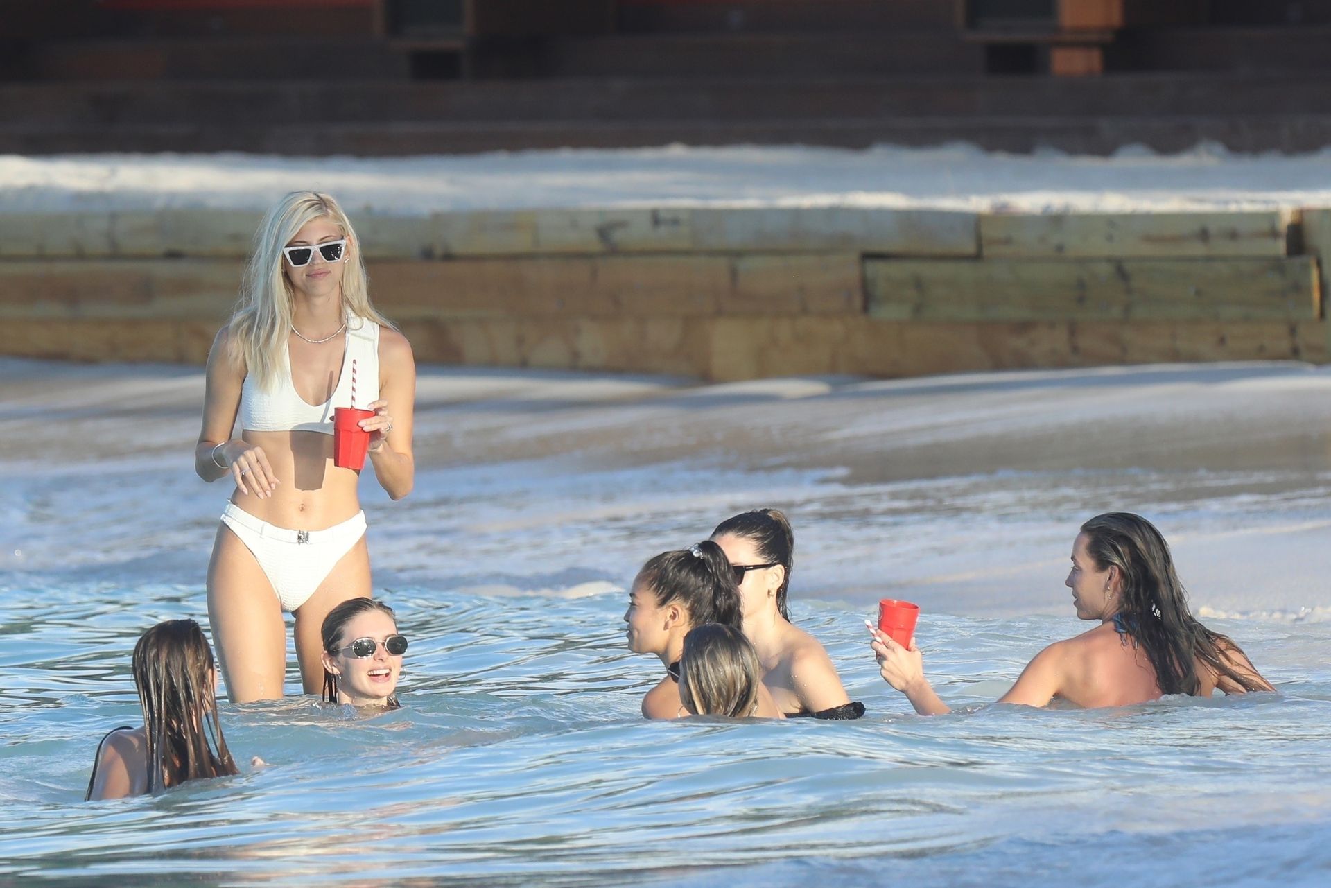 Devon Windsor, Hannah Ferguson, Shanina Shaik Sexy 0042