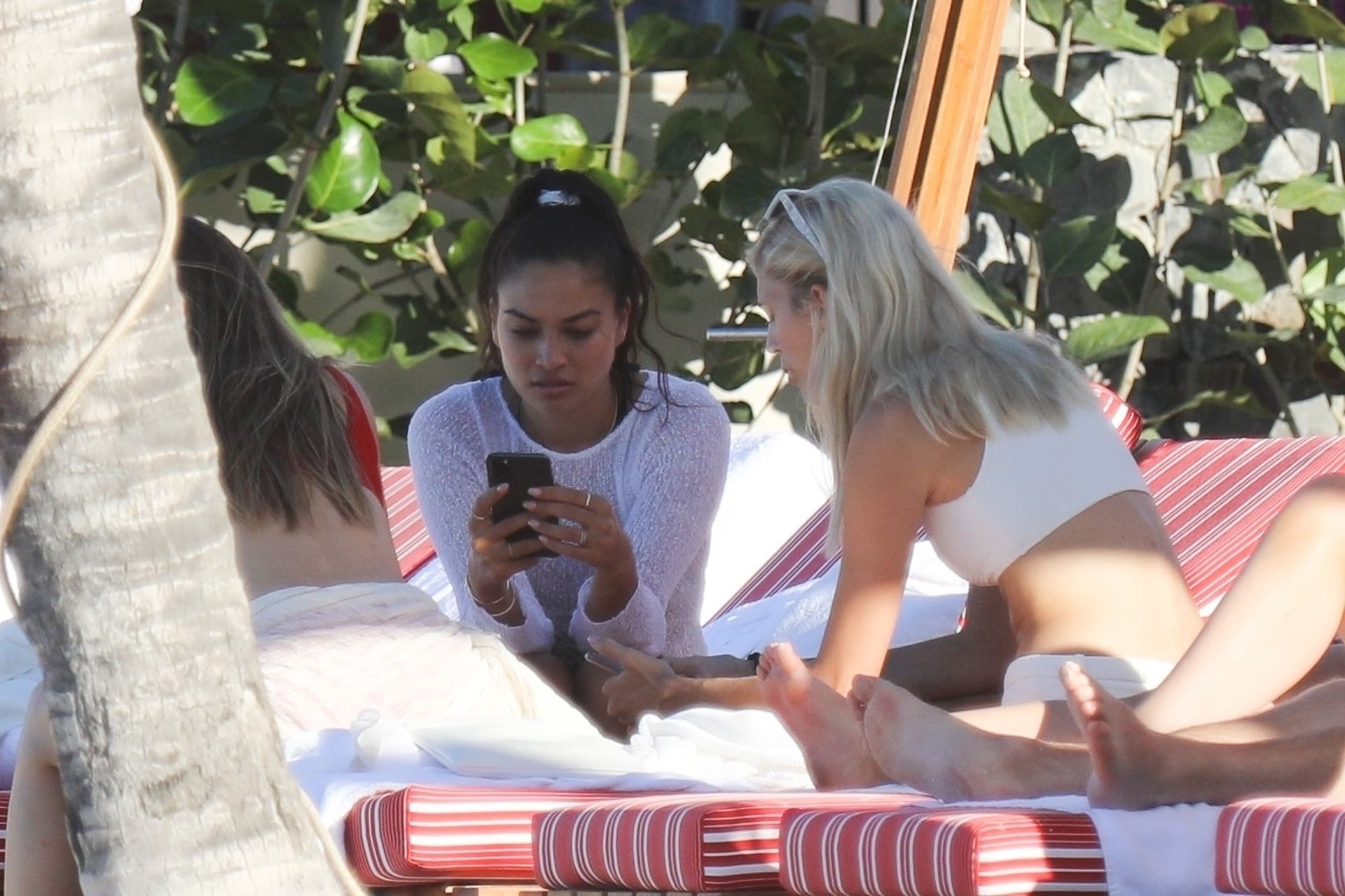 Devon Windsor, Hannah Ferguson, Shanina Shaik Sexy 0057