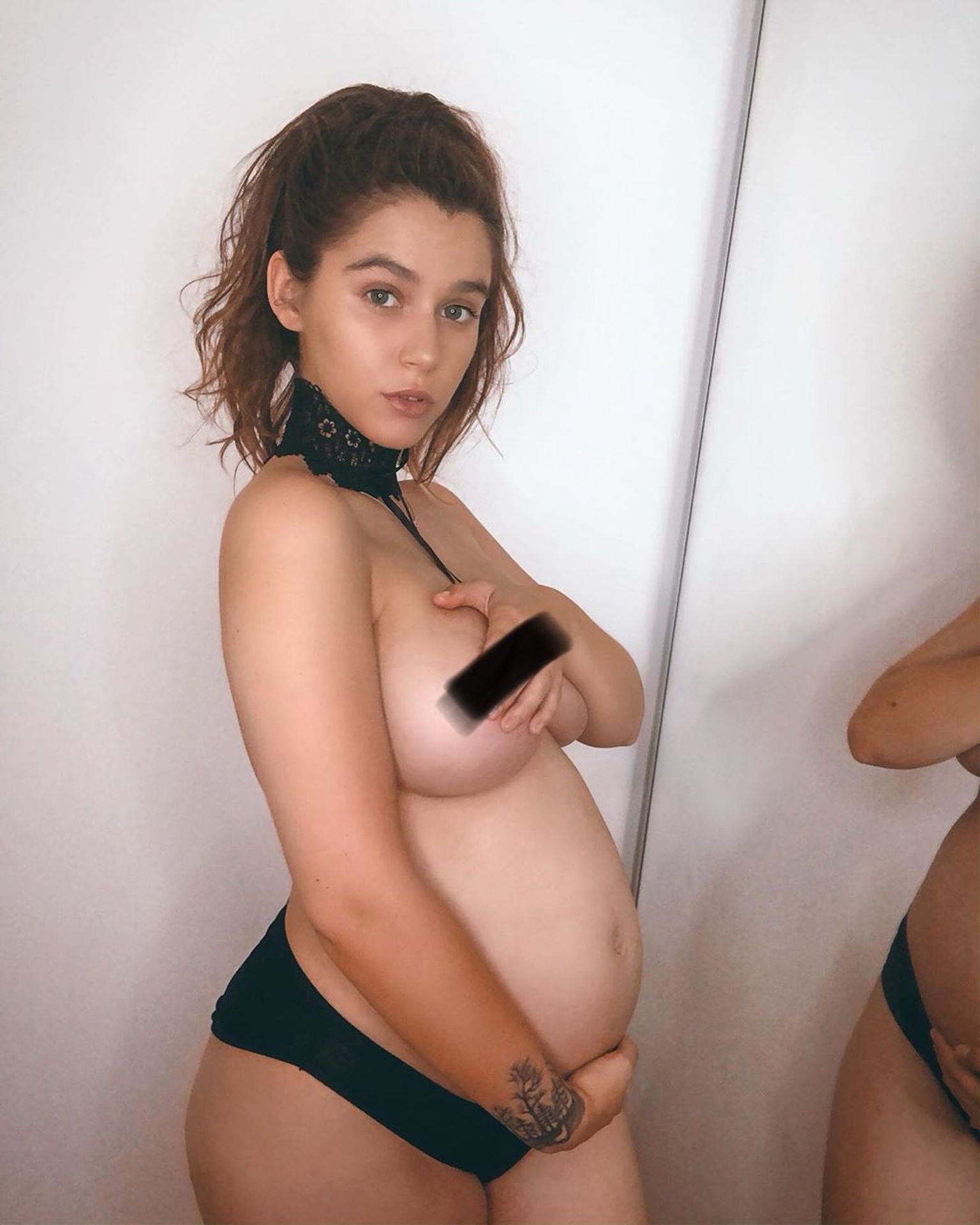 Ffion Holly James Nude & Sexy 042