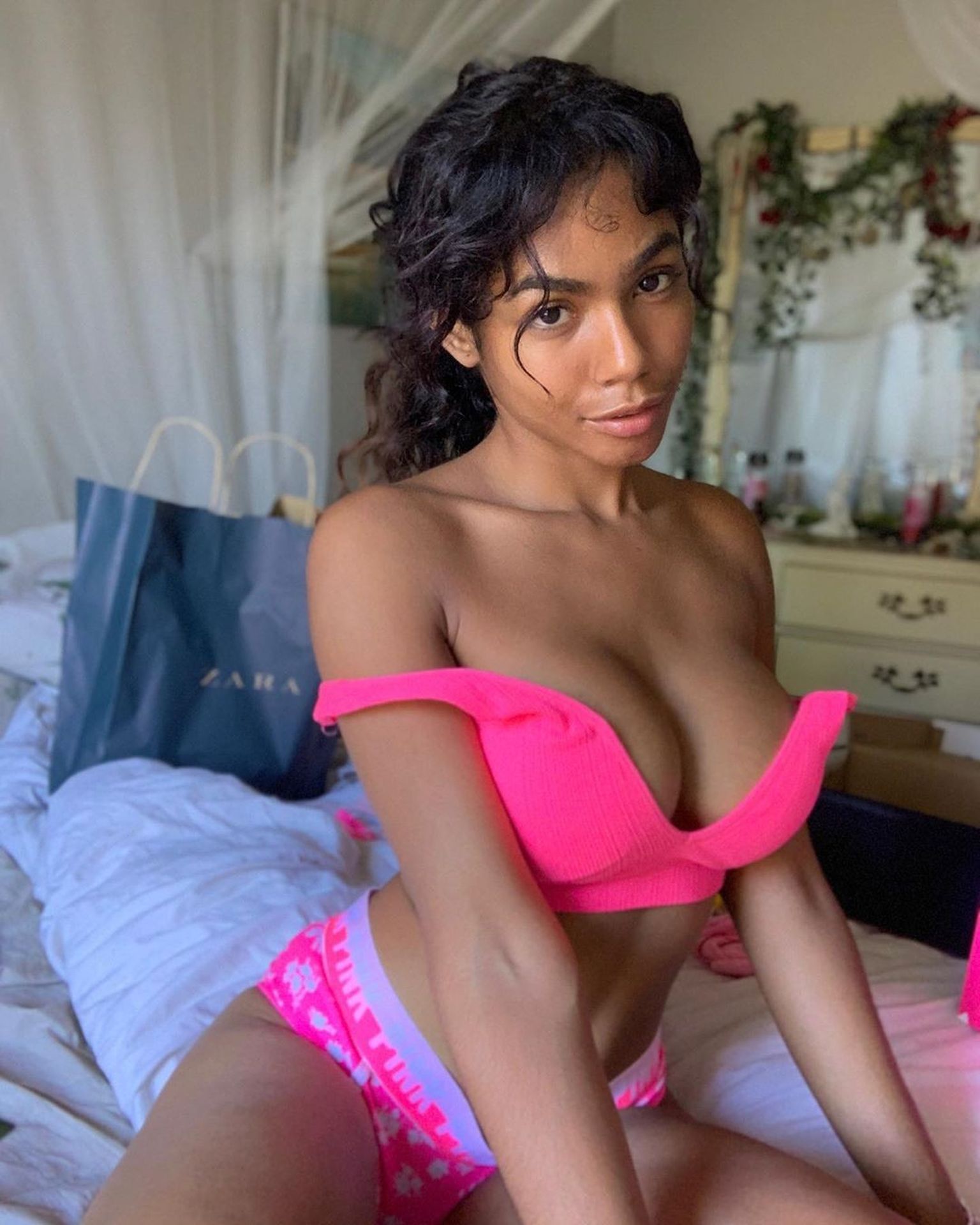 Helayna Marie Nude & Sexy 0078