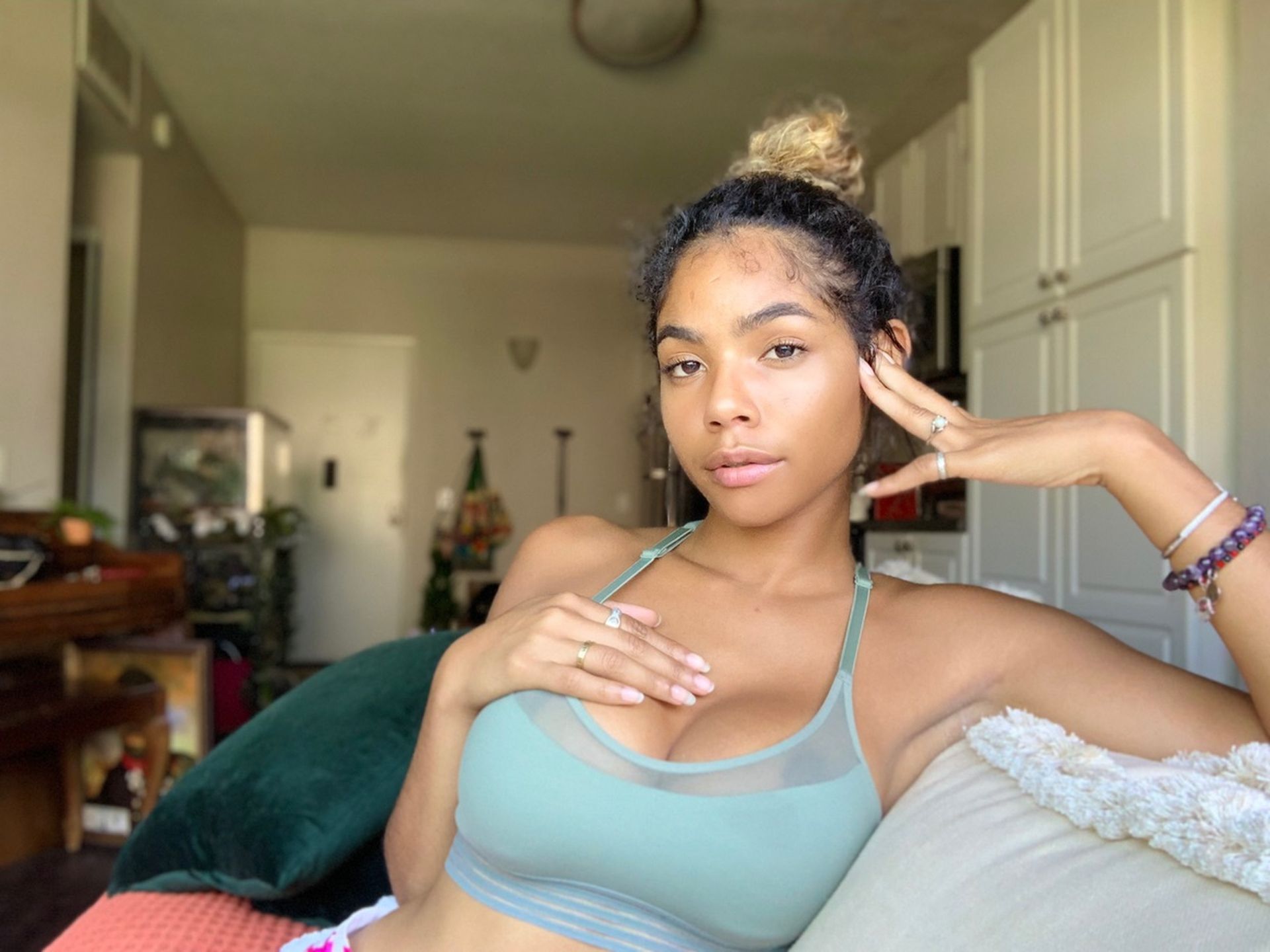 Helayna Marie Nude & Sexy 0089