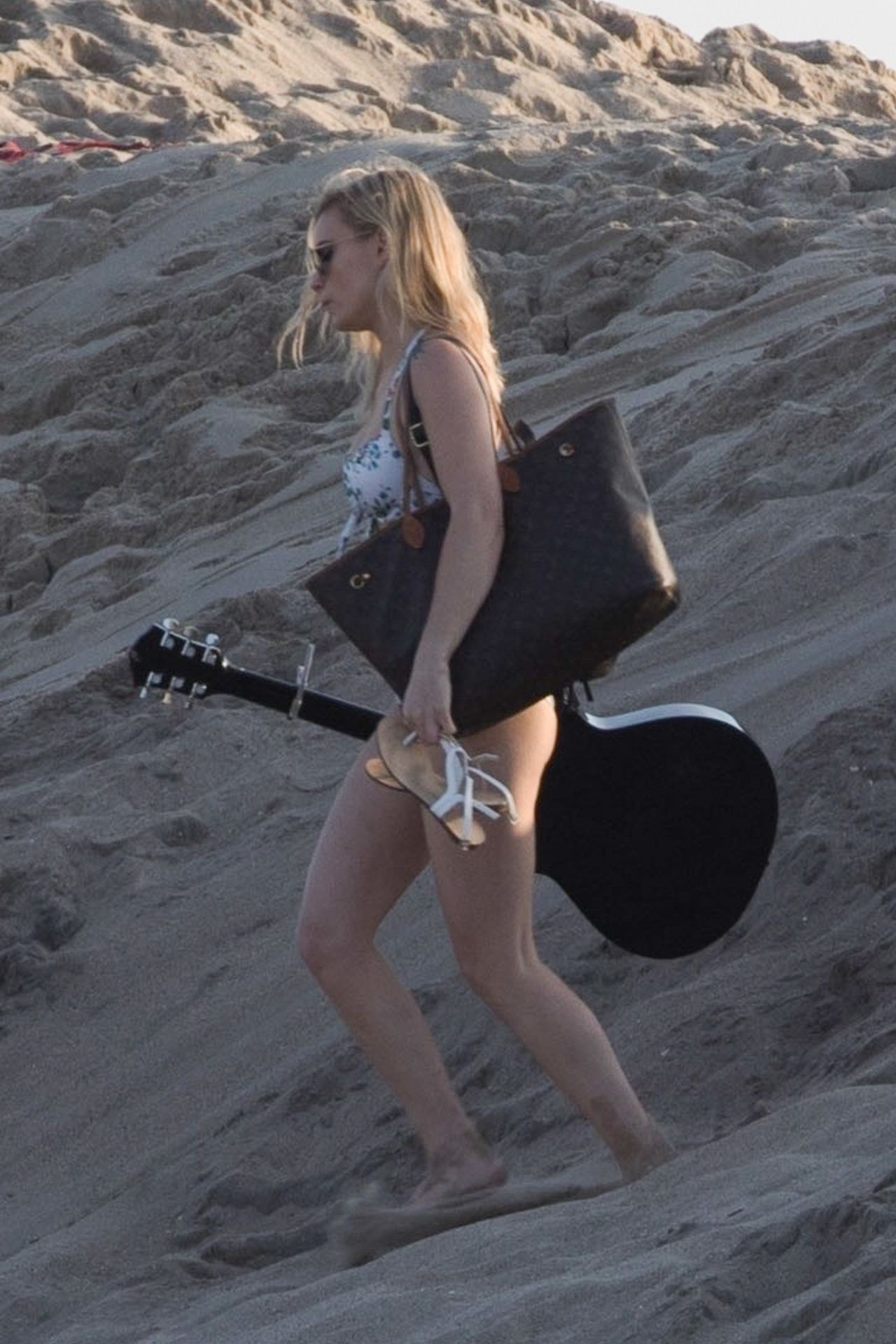 Katie Cherry Sexy 013