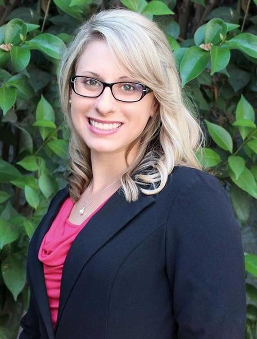 Katie Hill Nude & Sexy 007