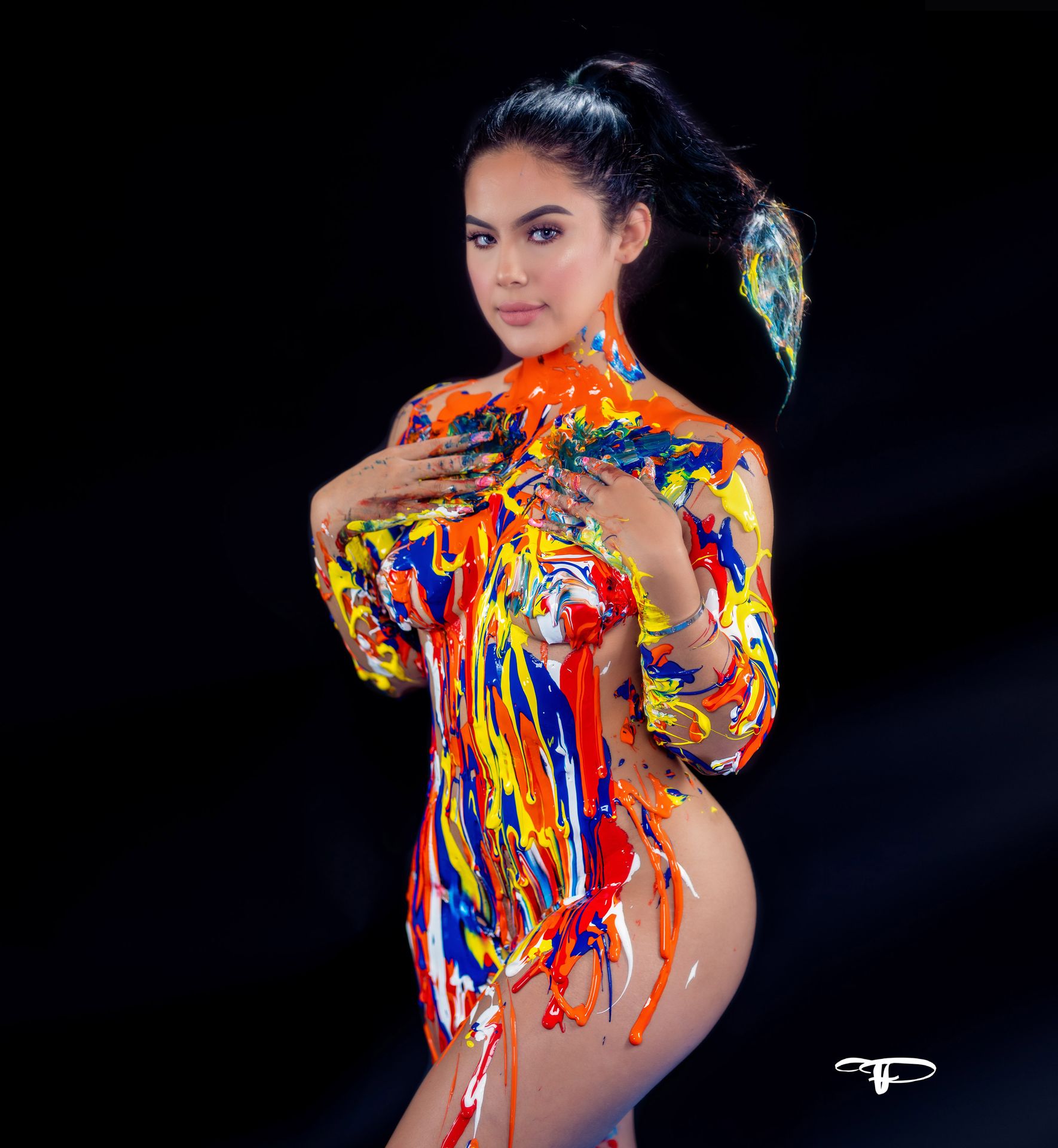 Lauren Victoria Nude & Sexy 0011