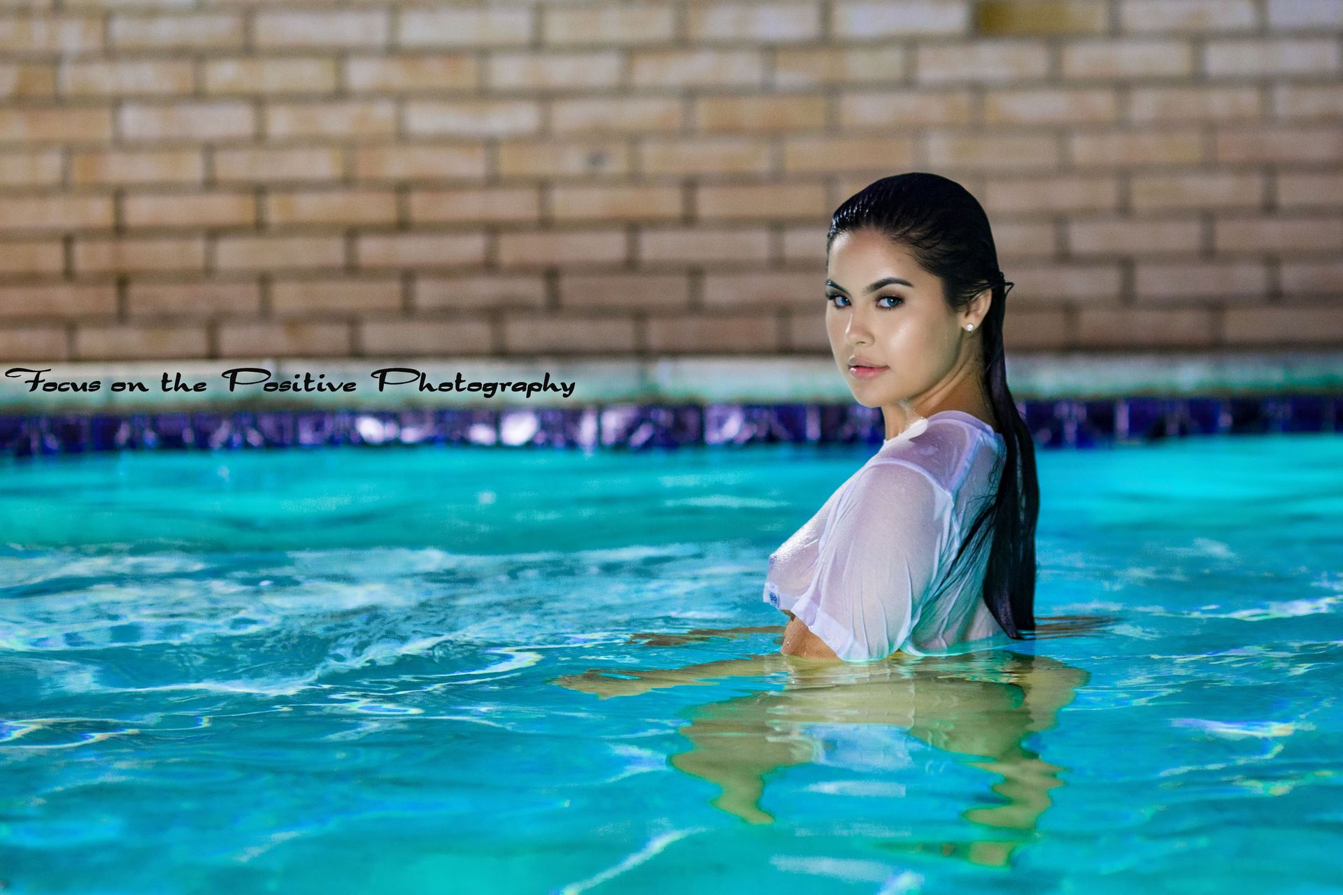 Lauren Victoria Nude & Sexy 0010