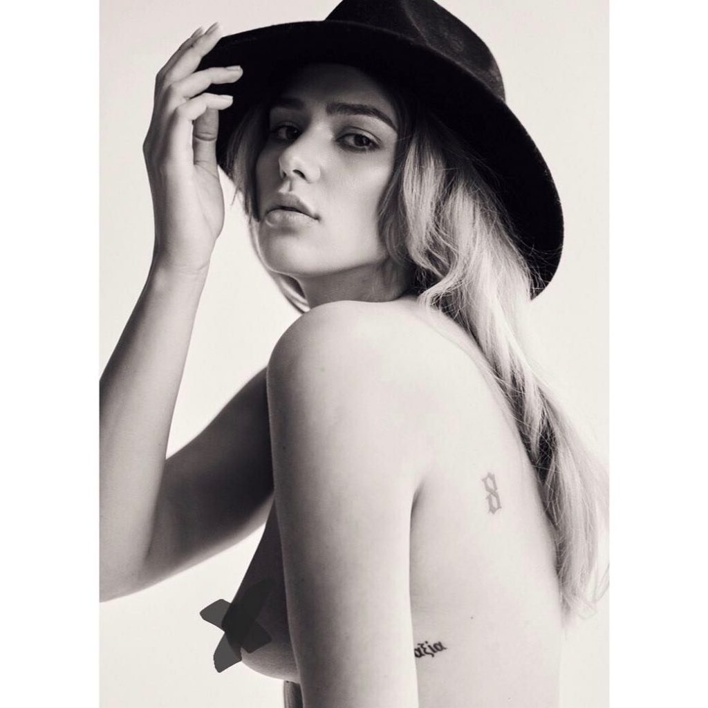 Lena Bednarska Nude & Sexy 0123