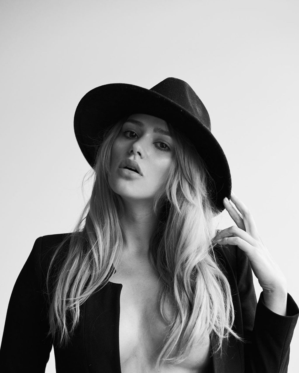 Lena Bednarska Nude & Sexy 0082