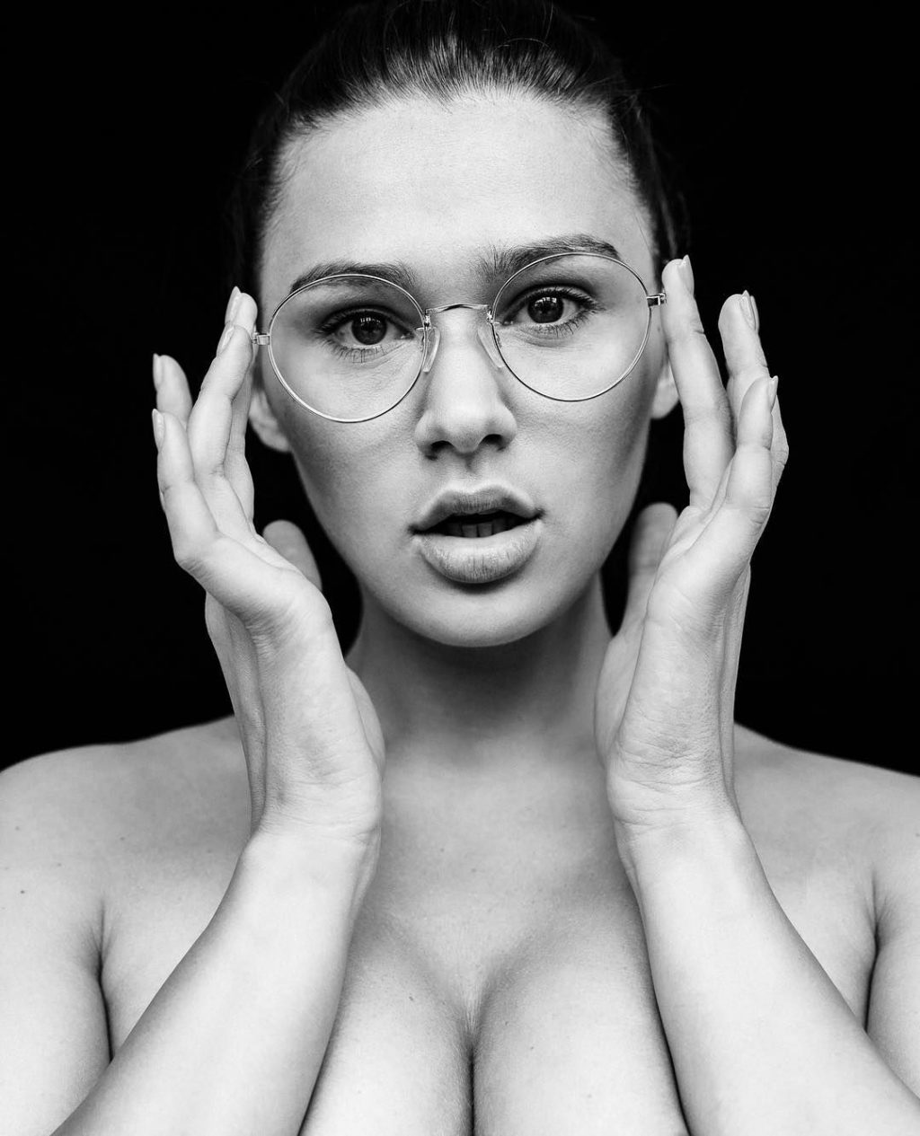 Lena Bednarska Nude & Sexy 0083