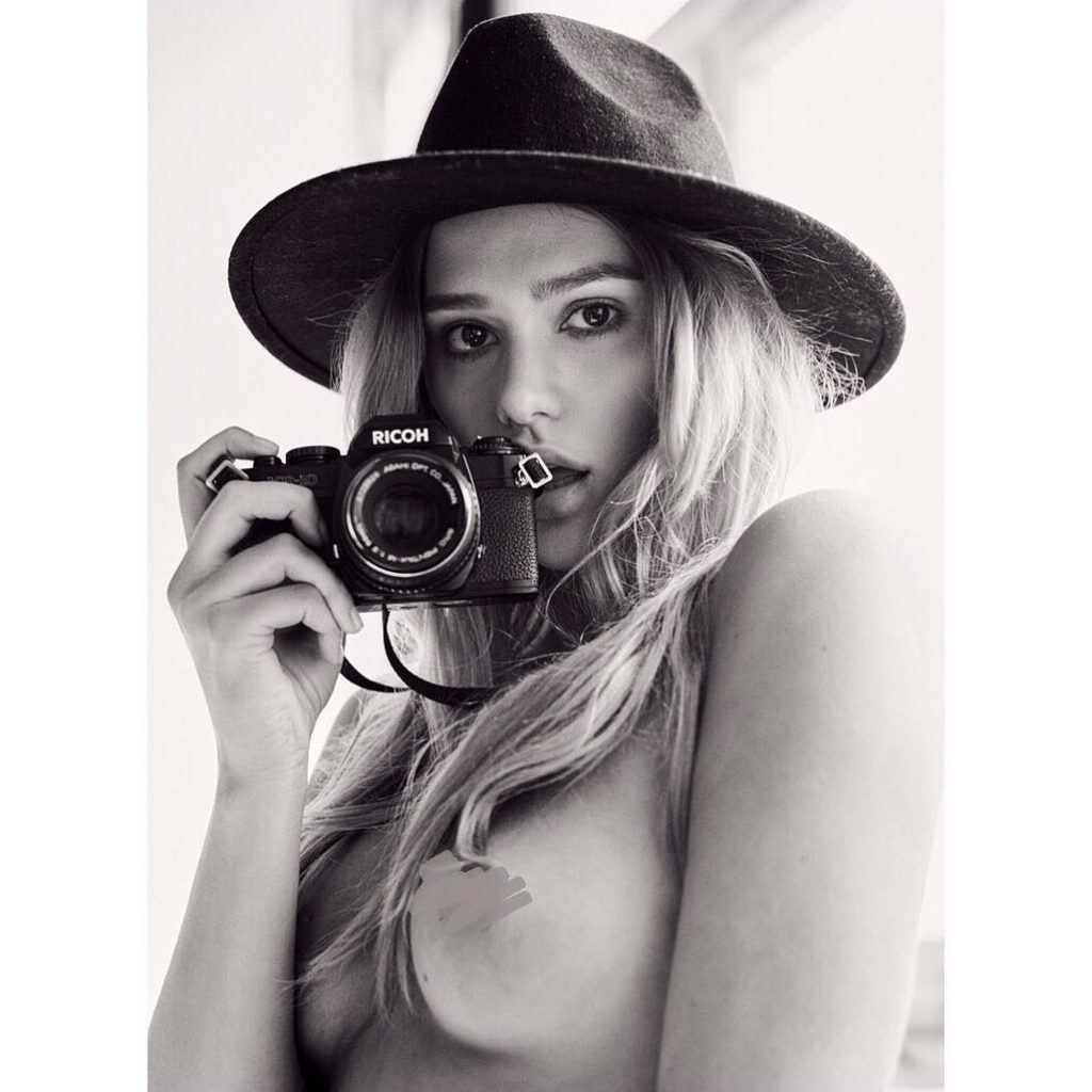 Lena Bednarska Nude & Sexy 0097