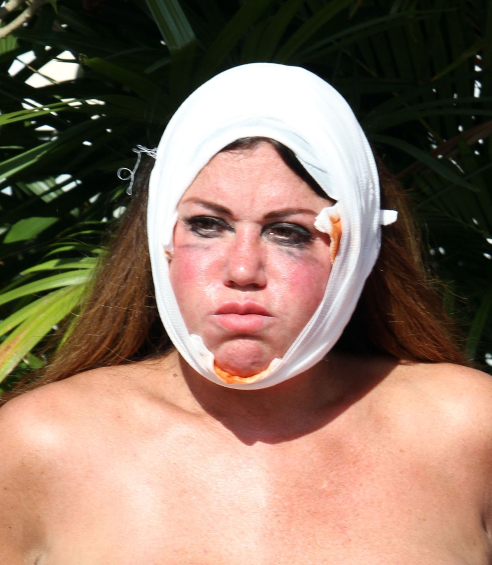 Lisa Appleton Topless 0042