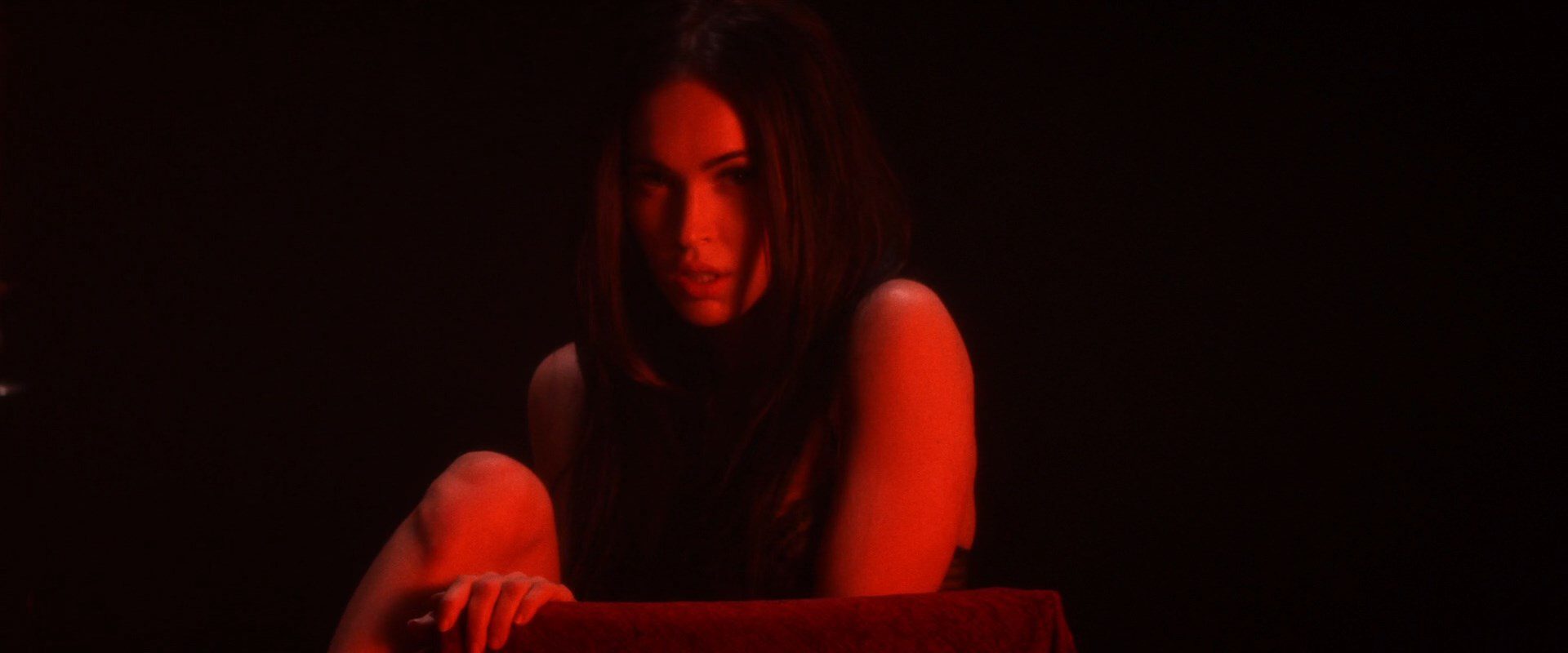 Megan Fox Hot – Zeroville 0002