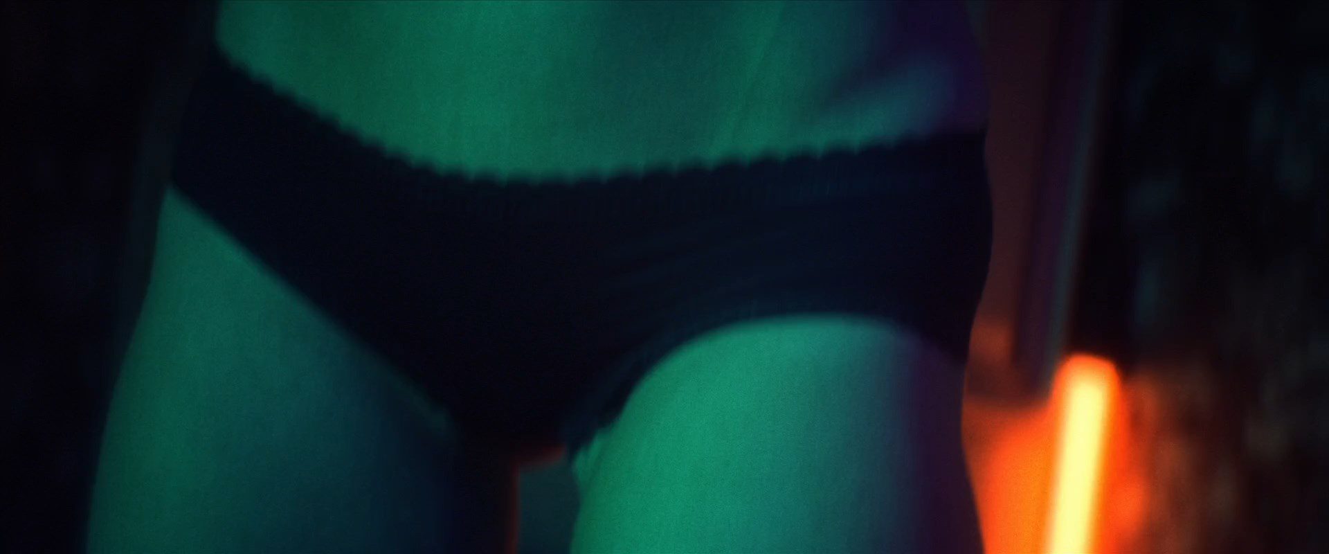 Megan Fox Hot – Zeroville 0011