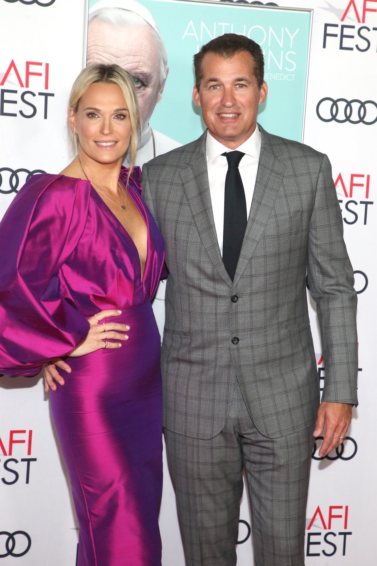 Molly Sims Braless 0018