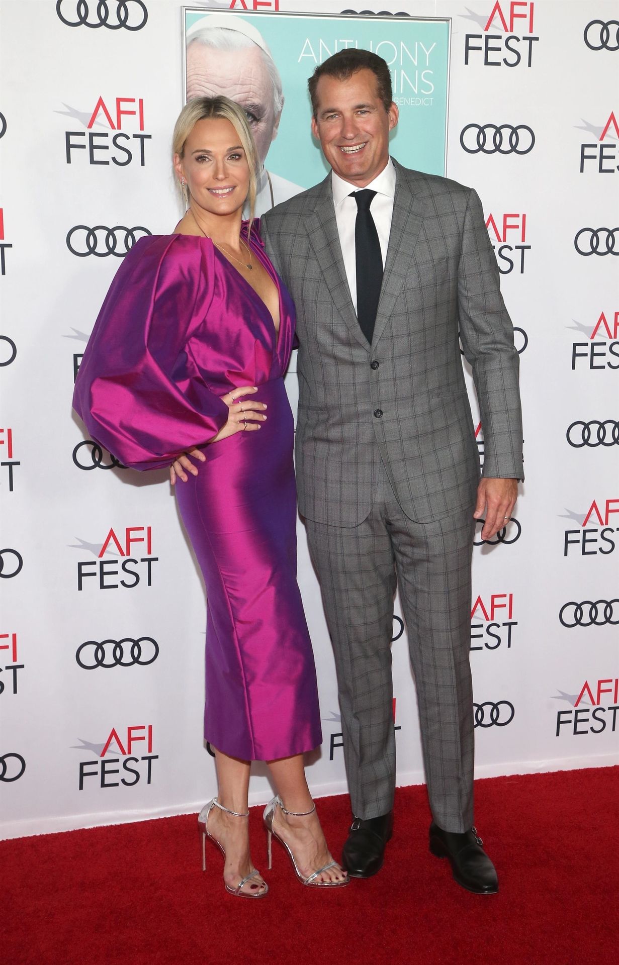 Molly Sims Braless 0022