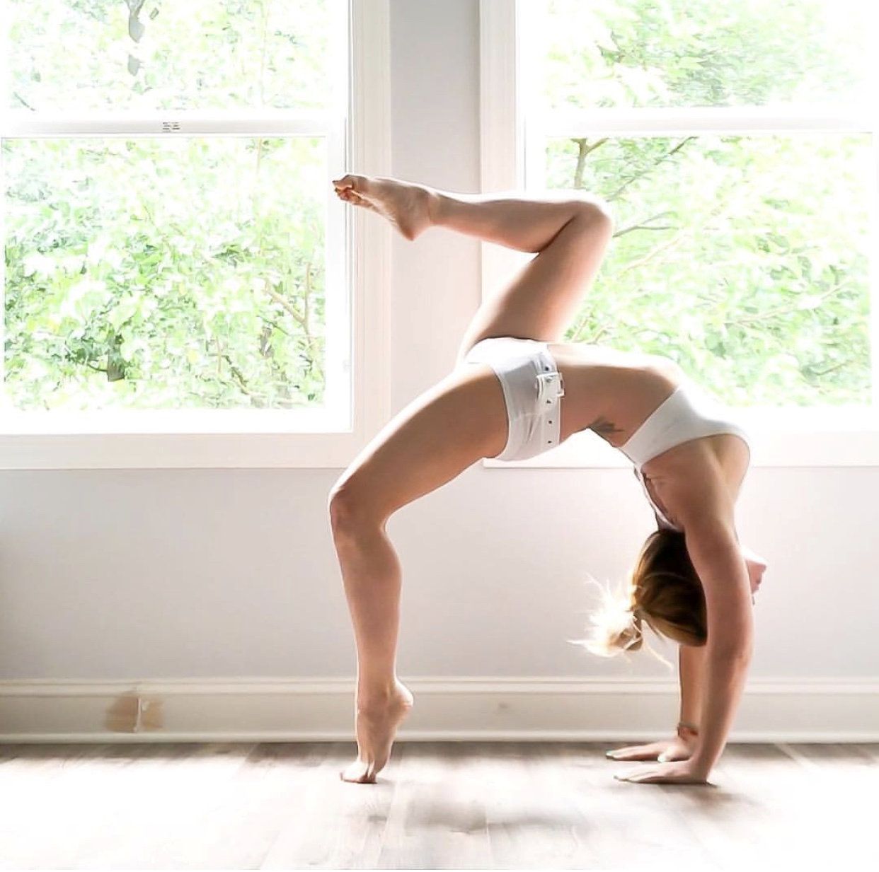 Rebecca Leigh Sexy 010