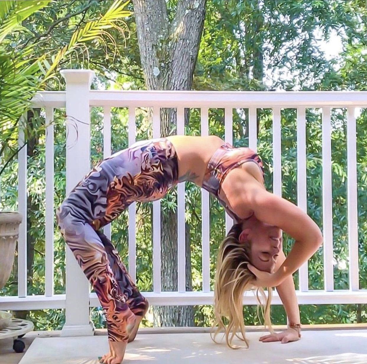 Rebecca Leigh Sexy 001