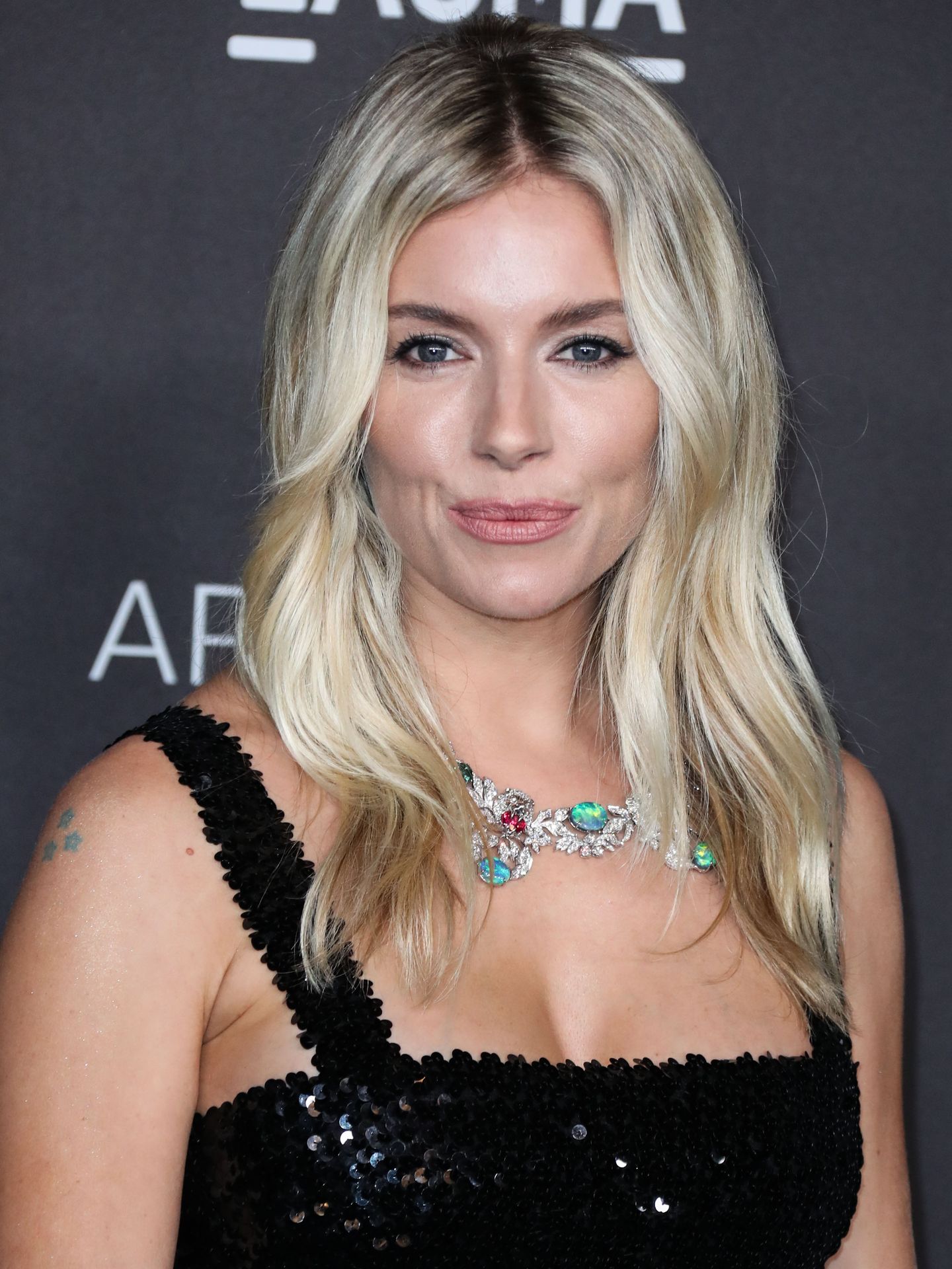 Sienna Miller Sexy 098