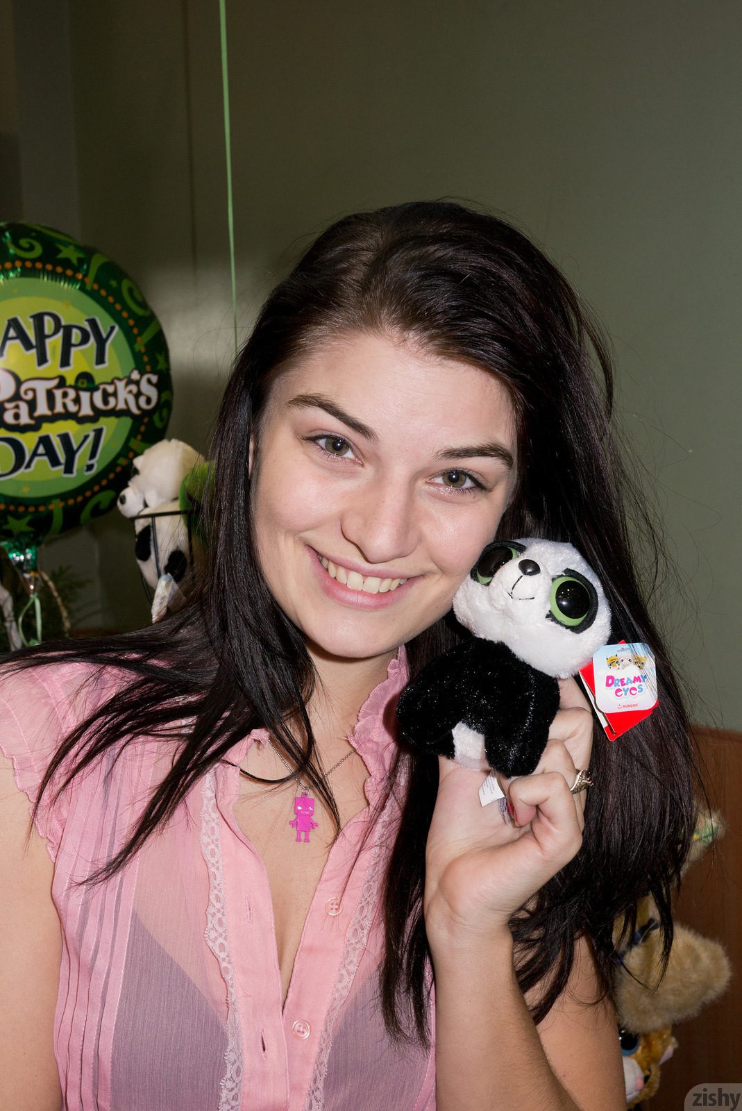 Alyson Grey Running Errands Zishy (18)