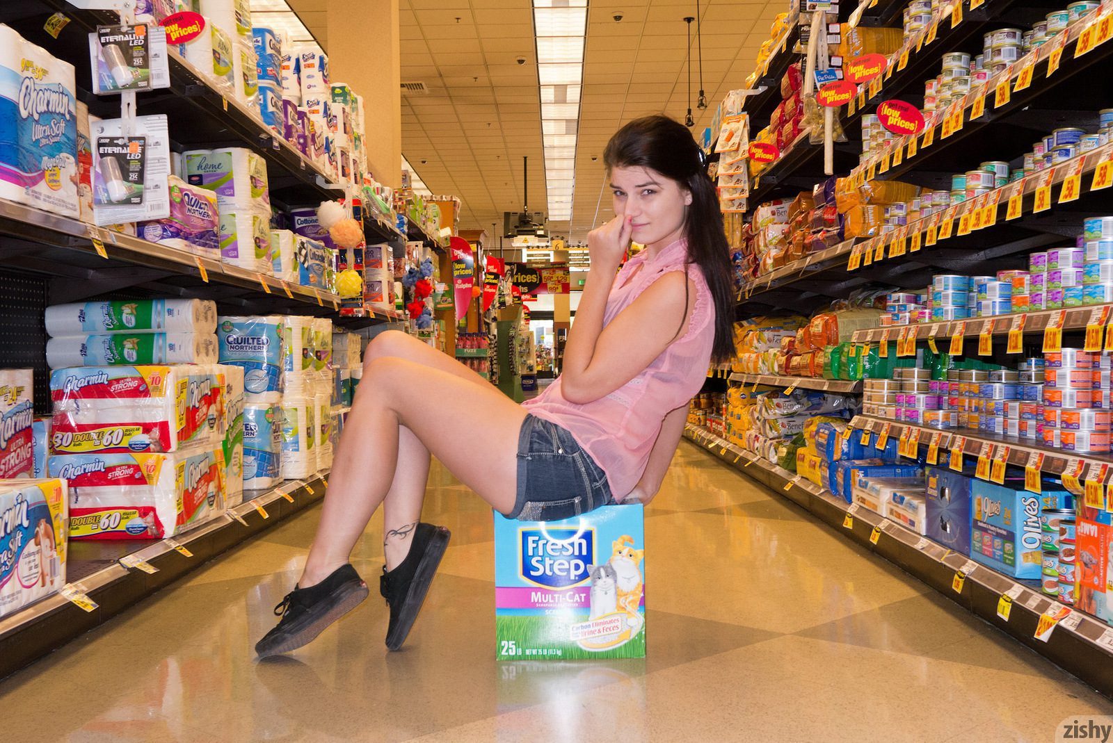 Alyson Grey Running Errands Zishy (4)