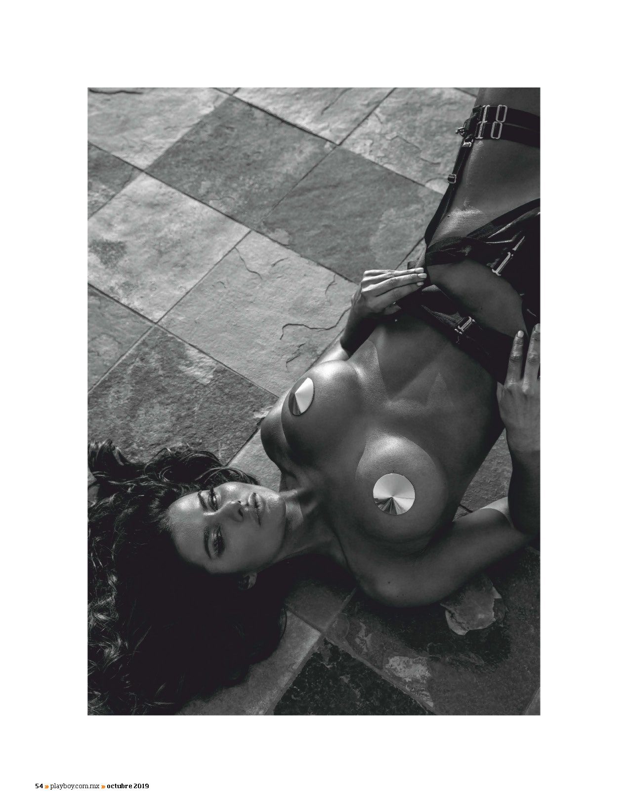 Bianca Richards Nude & Sexy 0011