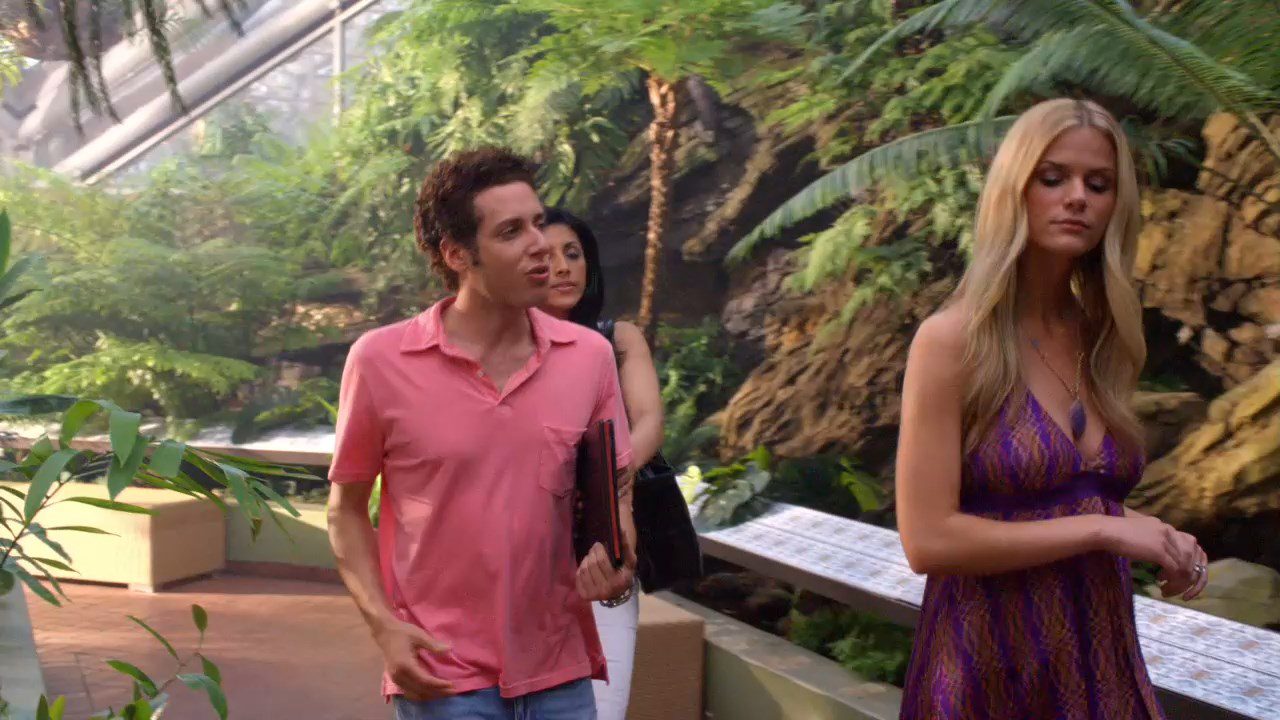 Brooklyn Decker Nude & Sexy 0041