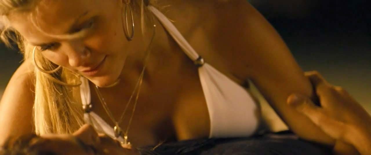 Brooklyn Decker Nude & Sexy 0064
