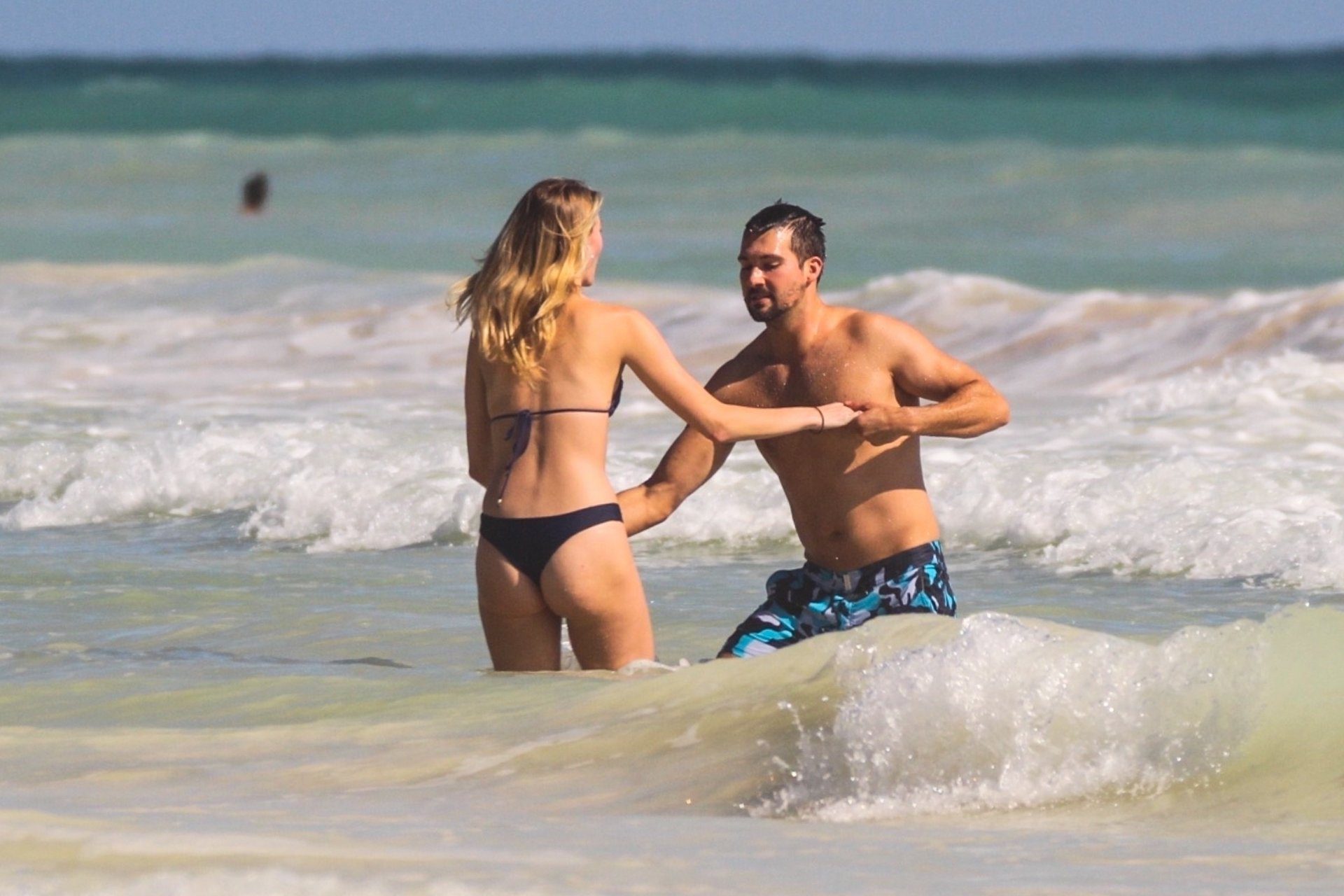 Caitlin Spears Sexy 0010