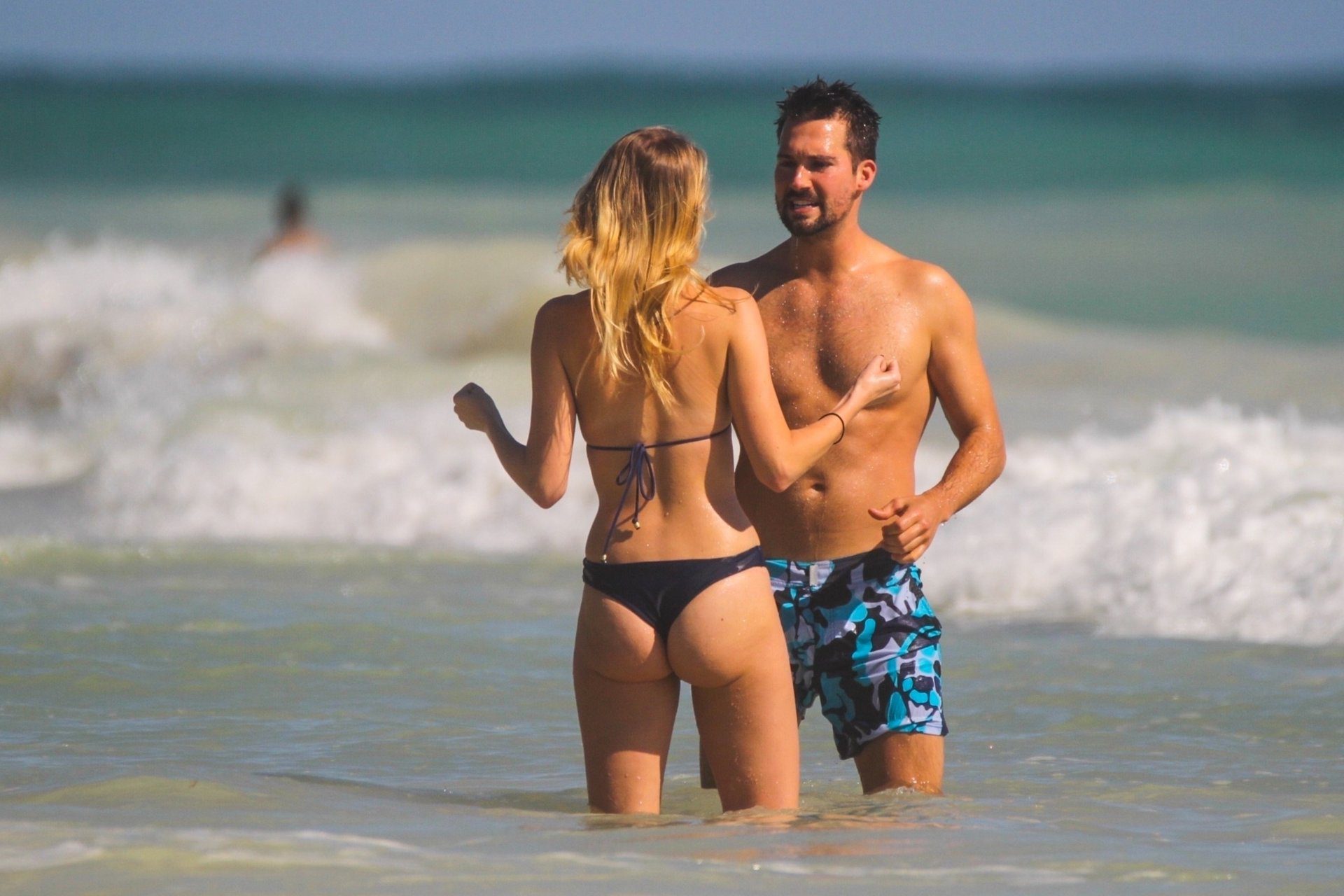 Caitlin Spears Sexy 0012