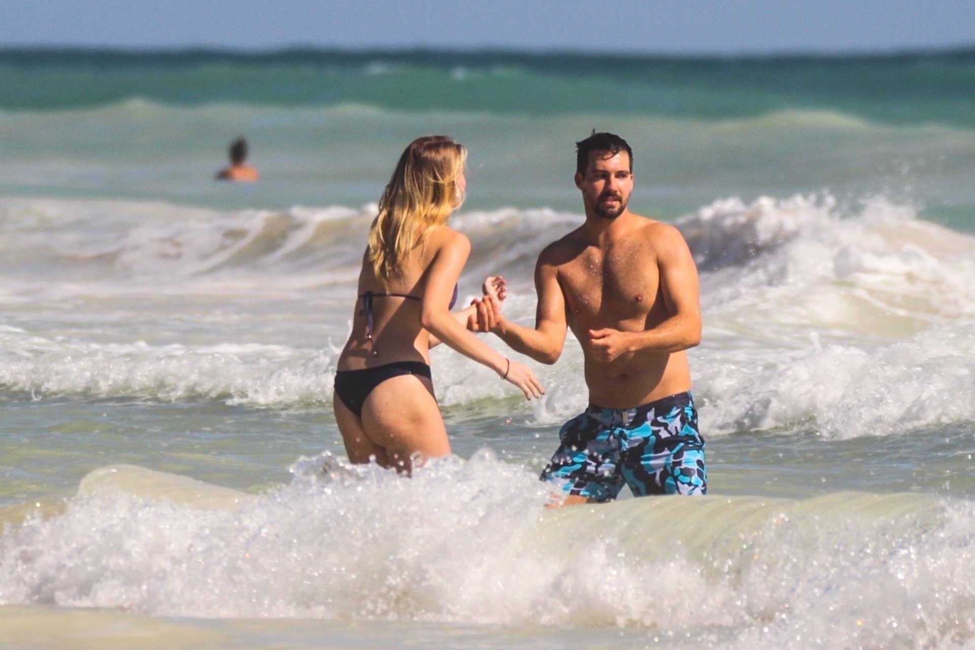 Caitlin Spears Sexy 0016