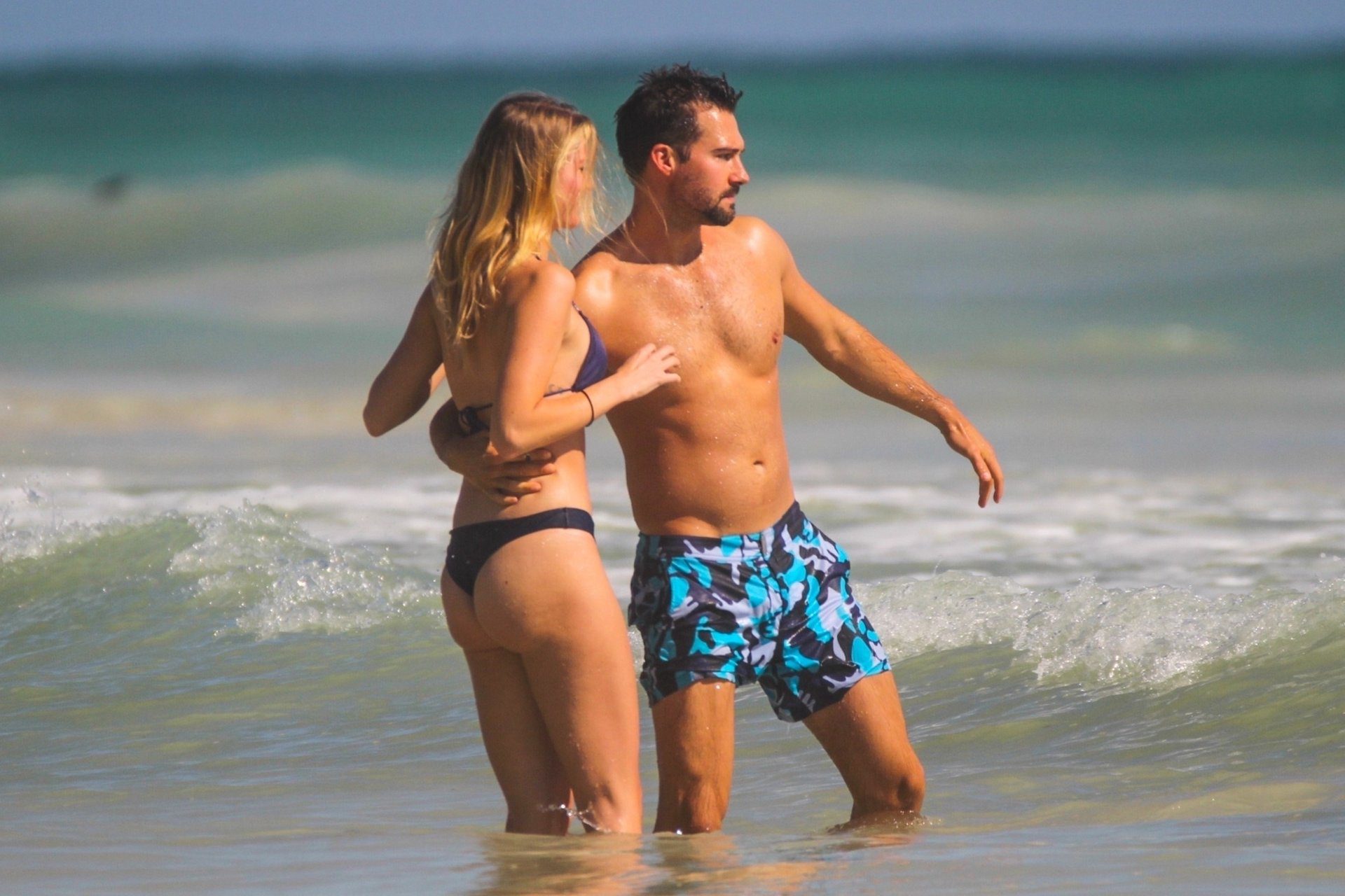 Caitlin Spears Sexy 0034