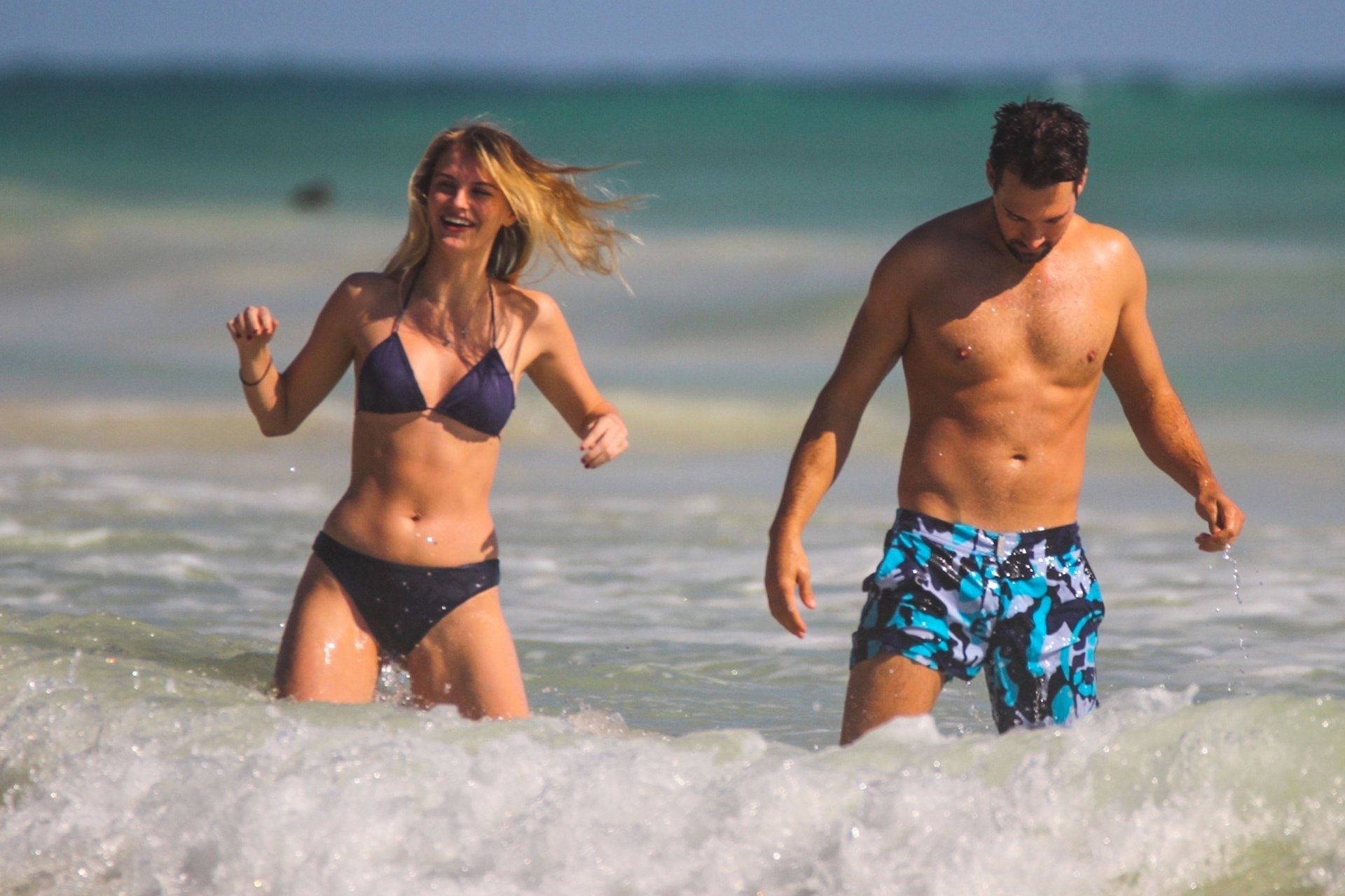 Caitlin Spears Sexy 0036