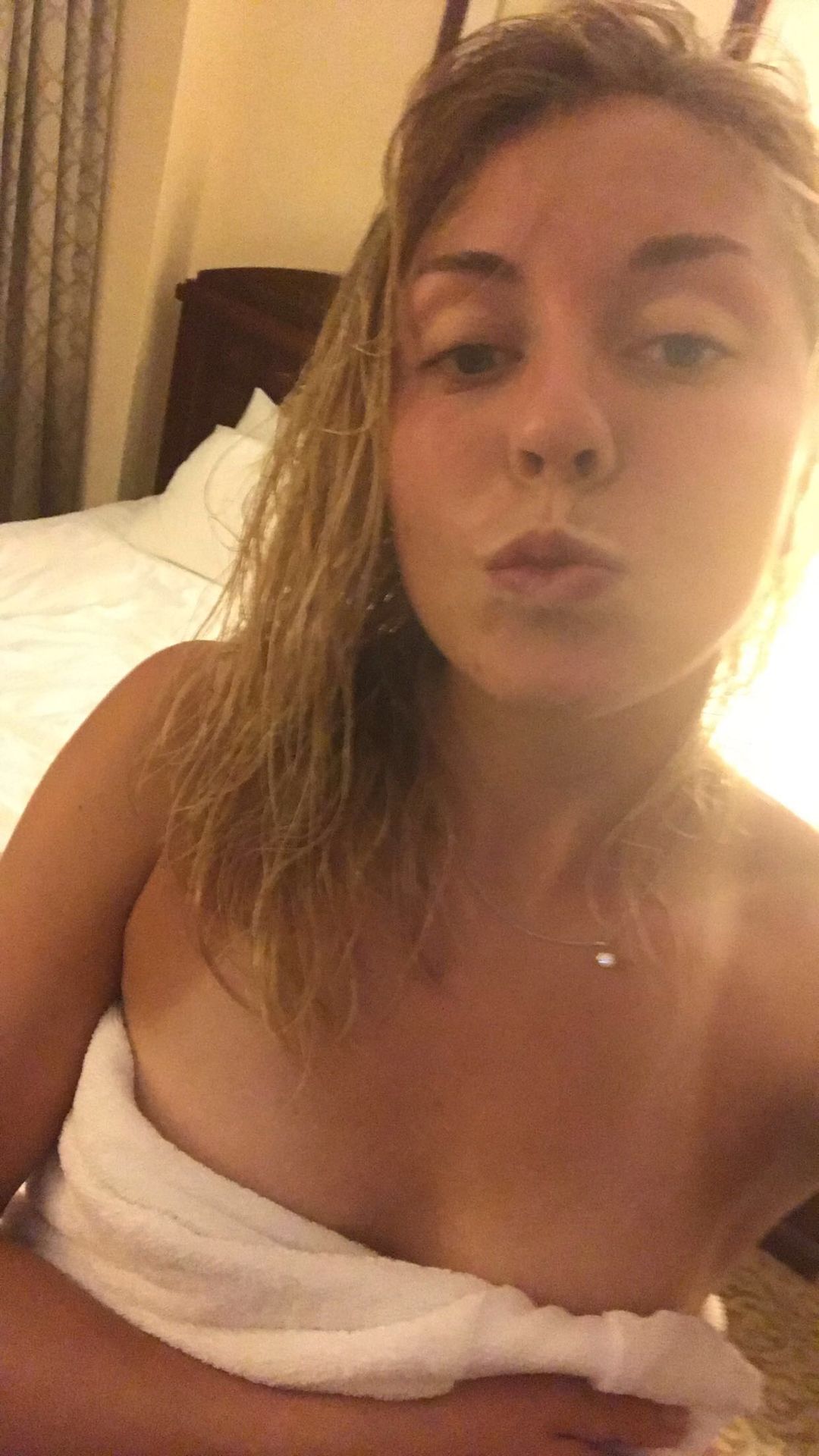 Carina Witthoeft Nude & Sexy Leaked Fappening 0005