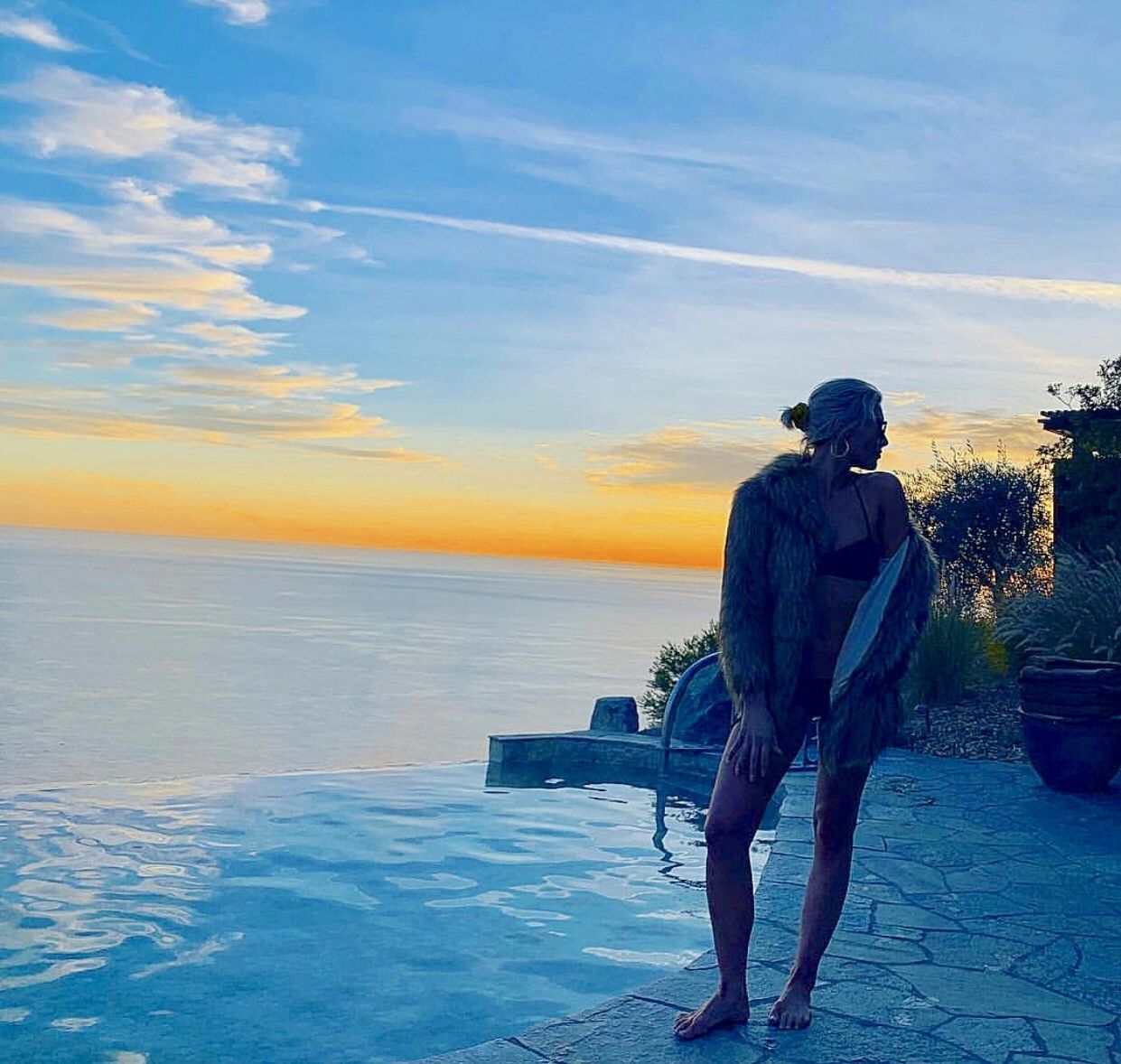 Charissa Thompson Nude & Sexy 0048