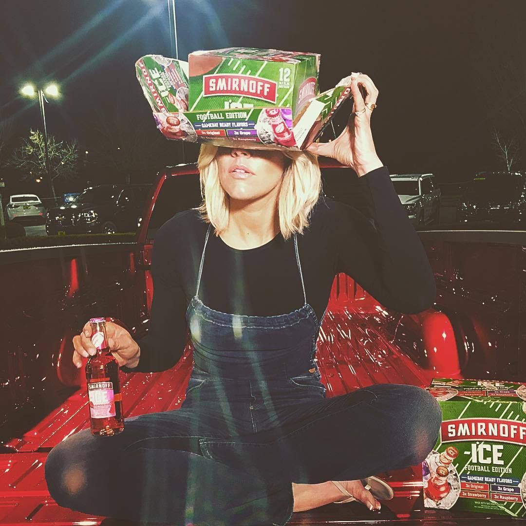 Charissa Thompson Nude & Sexy 0075