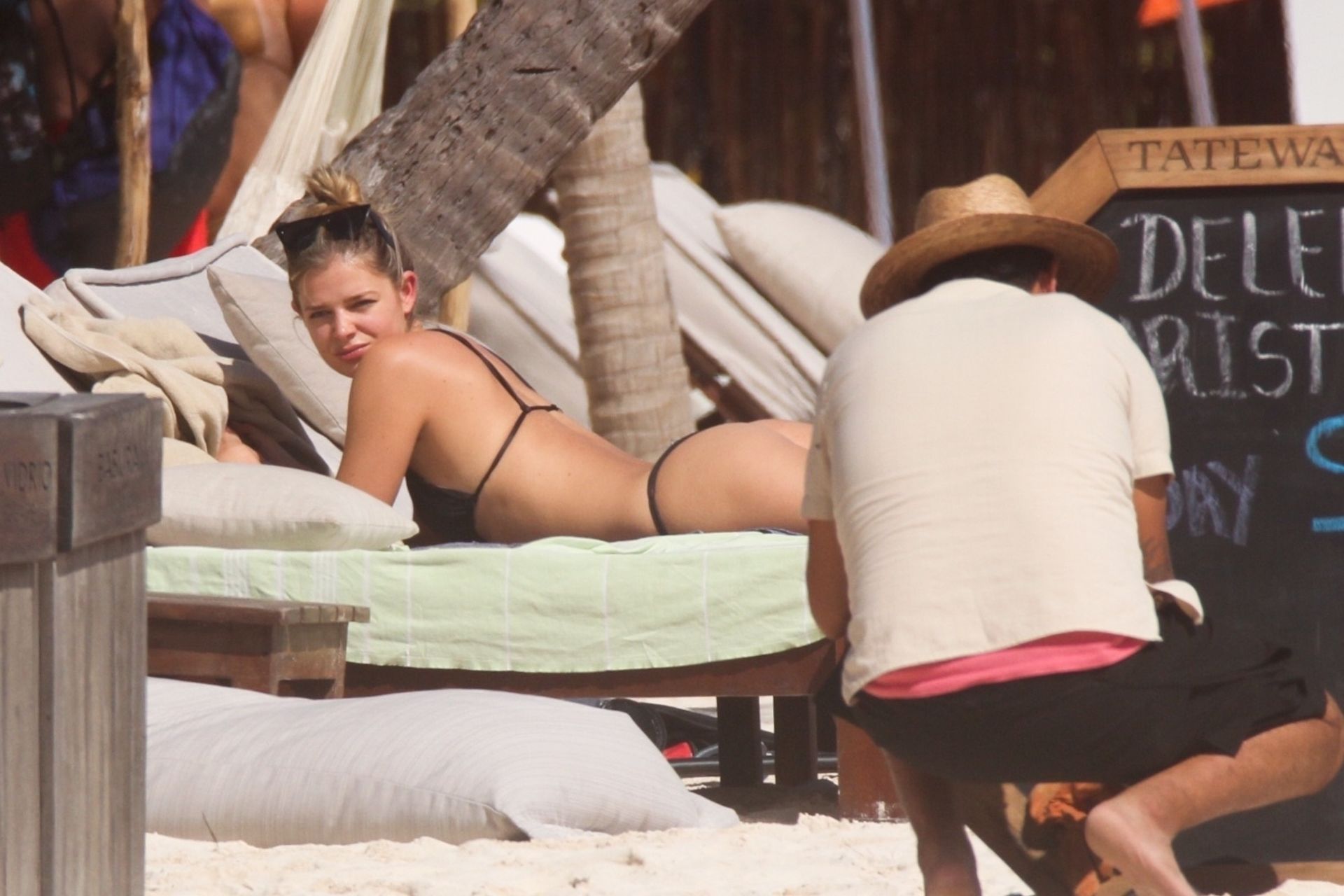 Danielle Knudson Sexy 0012