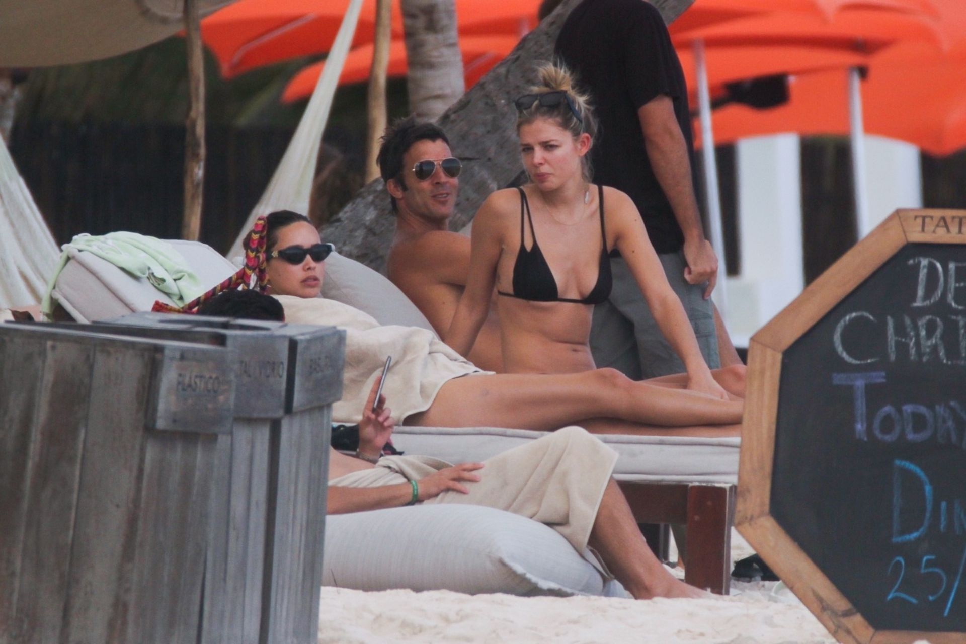 Danielle Knudson Sexy 0040