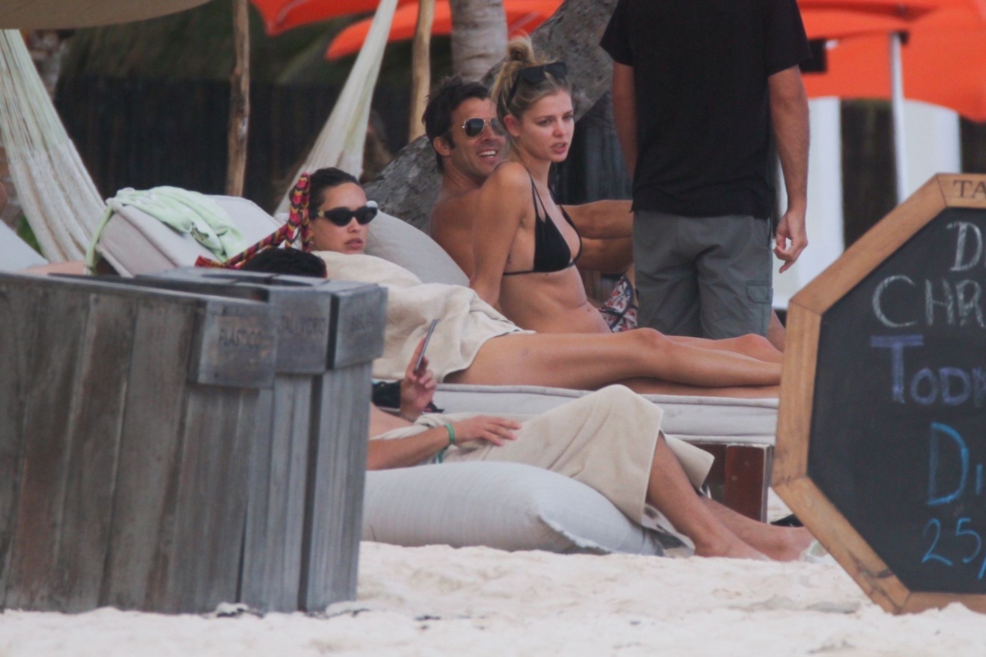 Danielle Knudson Sexy 0043