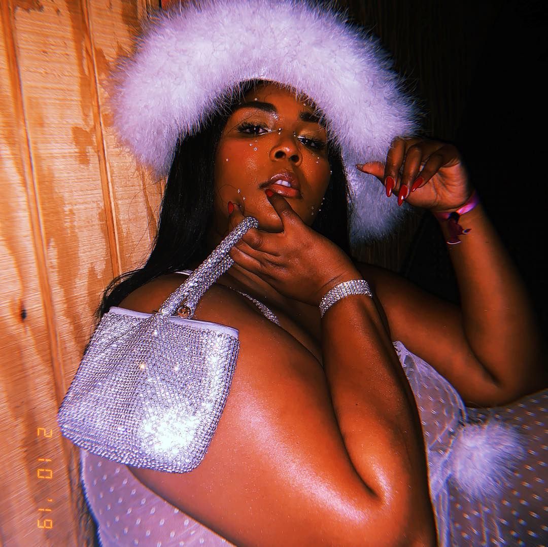 Lizzo Nude & Sexy 0047