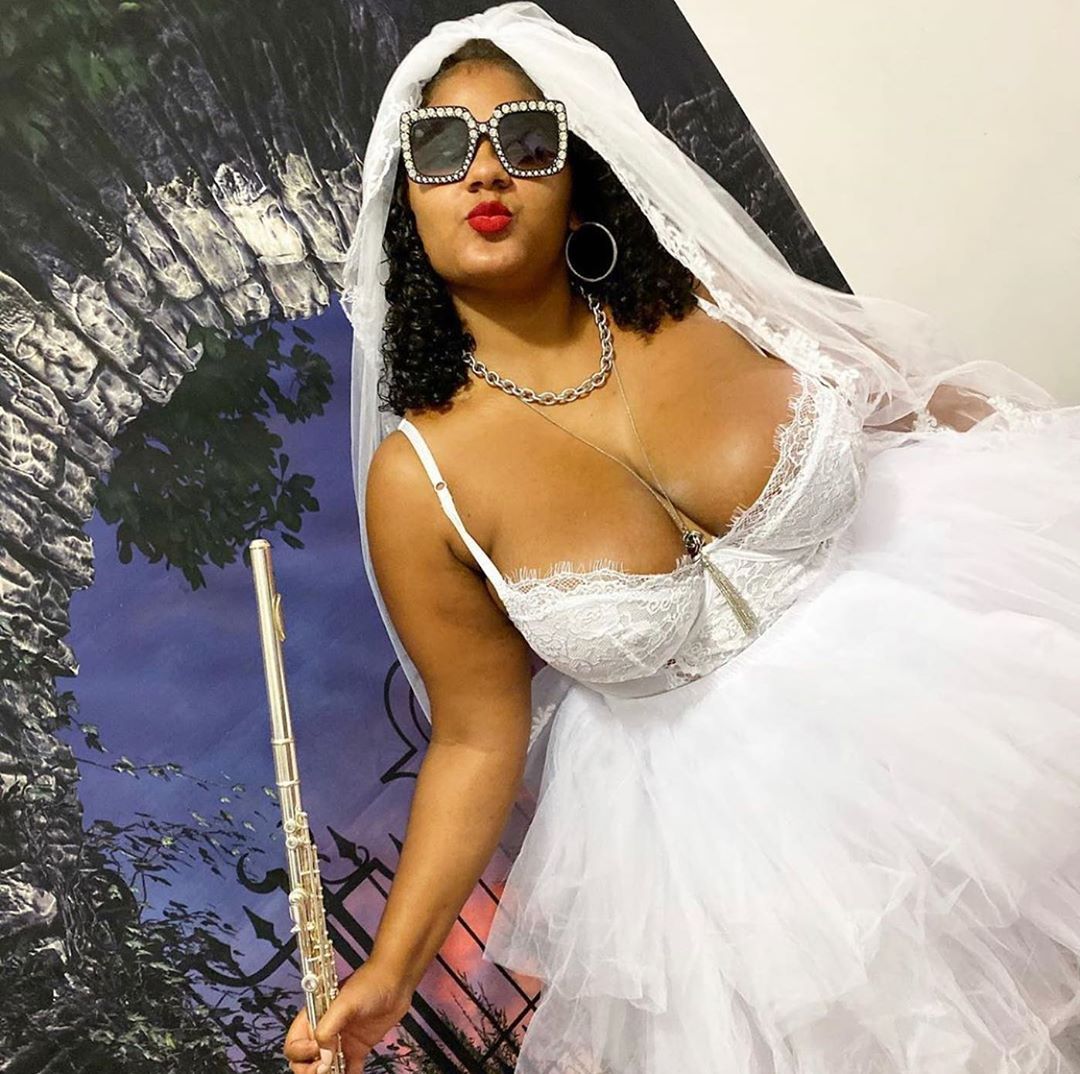 Lizzo Nude & Sexy 0071